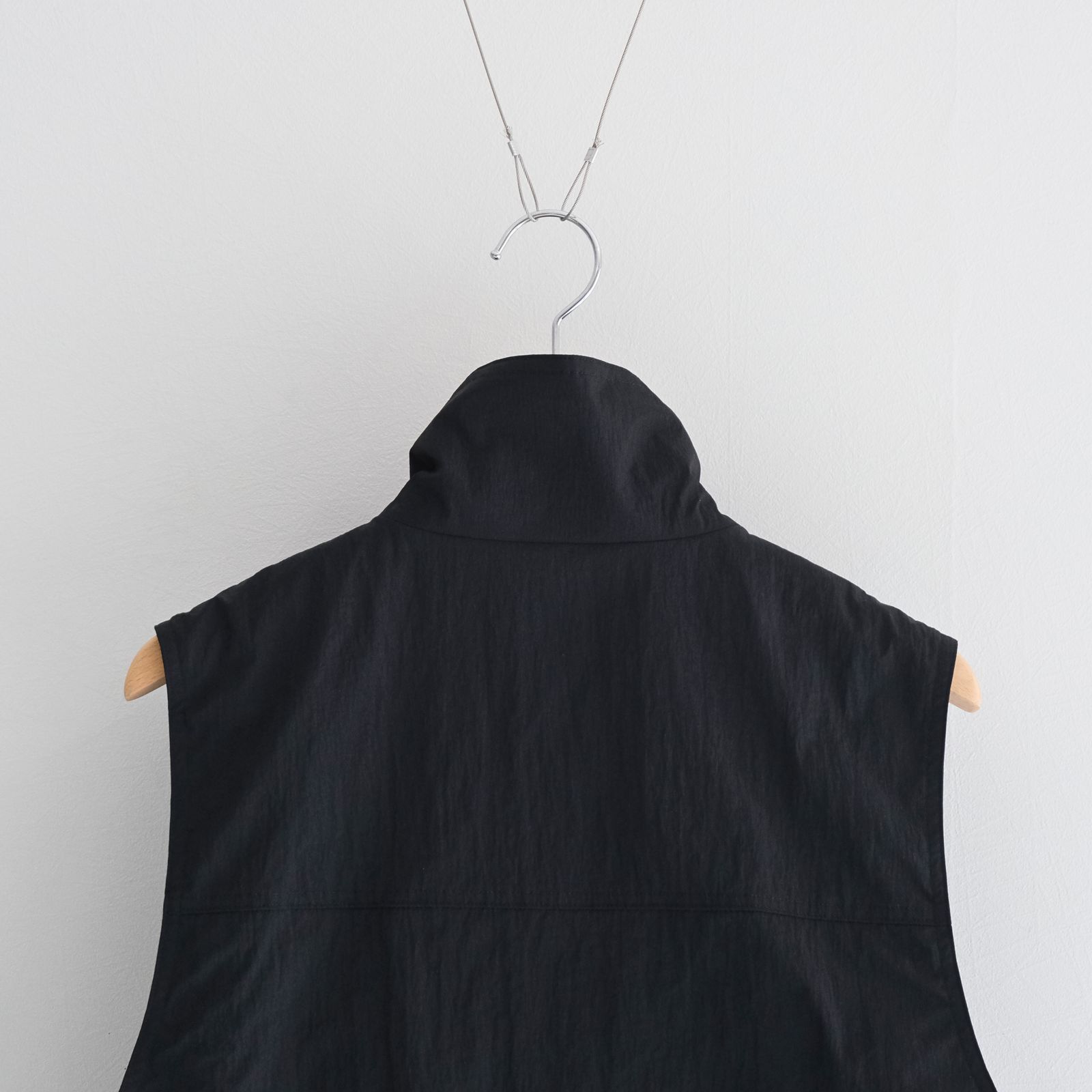 LIGHT SHELL VEST / ベスト / ナイロン / BLACK