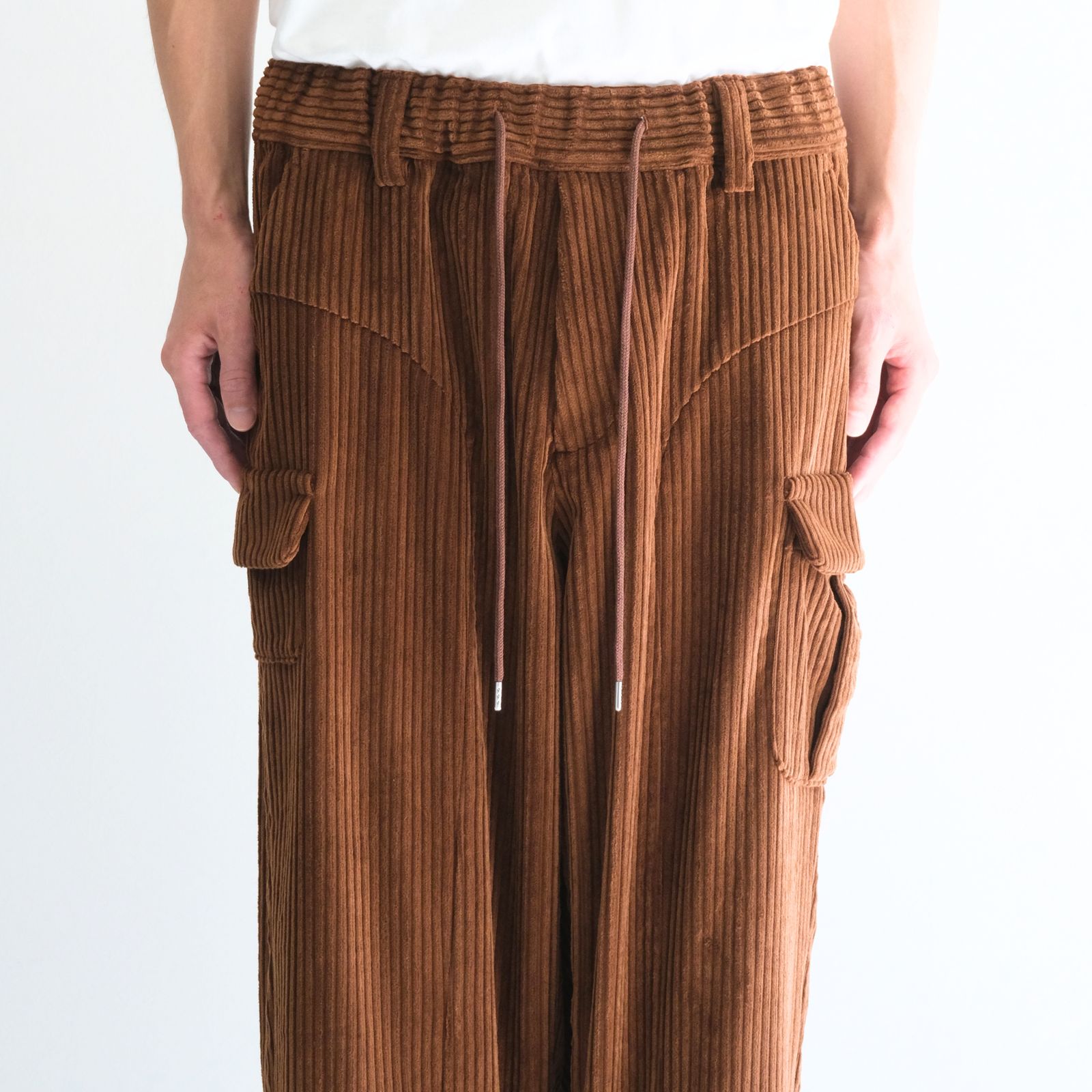 【残り1点】WIDE-WALE CORDUROY CARGO PANTS（BROWN）