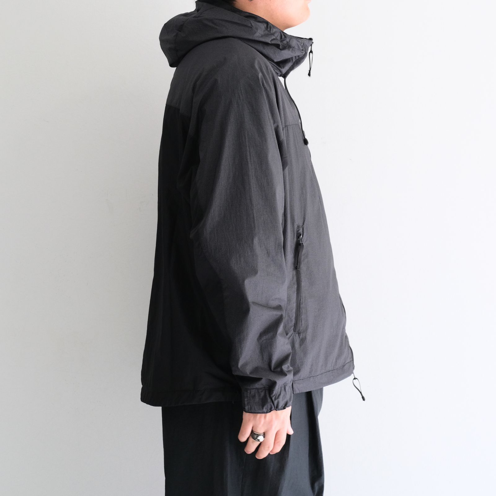 Dyneema® Grid Windbreaker / ダイニーマ® グリッド ウィンドブレーカー（OFF BLACK）