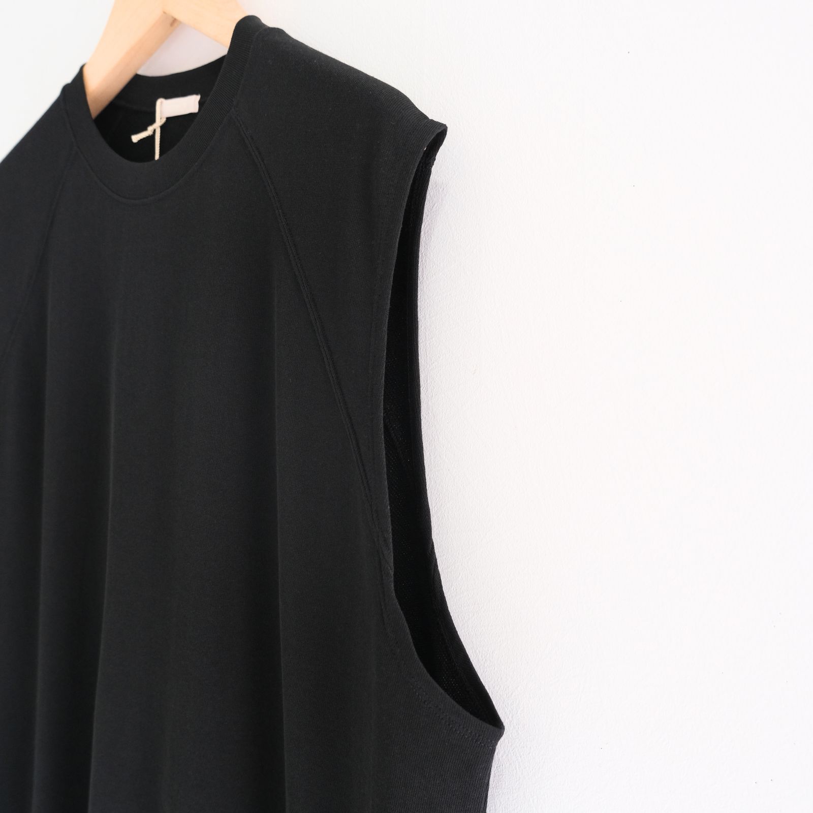 SOFT DRY SHORT LOOP TERRY SLEEVLESS TOP （BLACK）