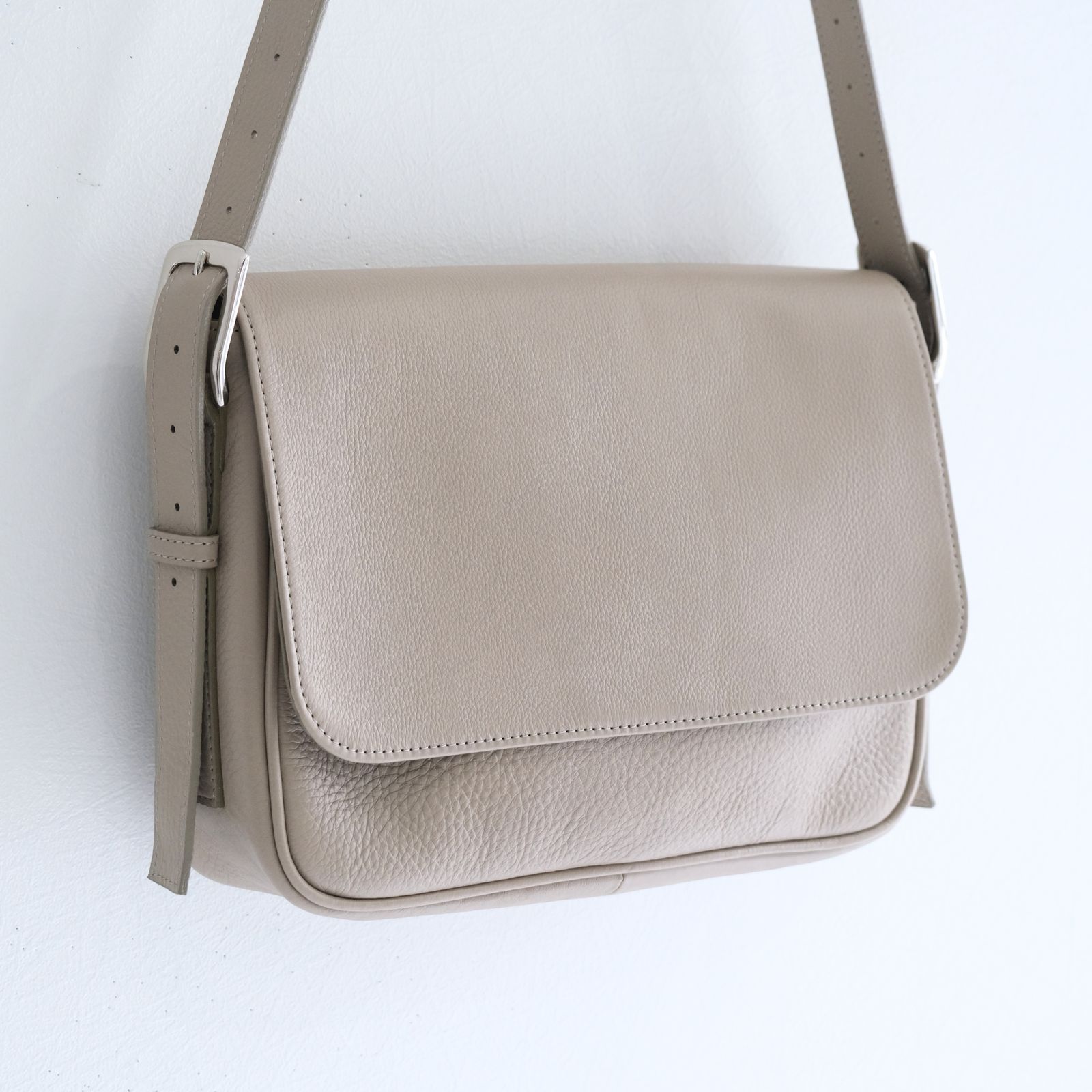 【残り1点】Leather Shoulder Bag [Dumbo] / レザー ショルダー バッグ [ダンボ]（Gray）