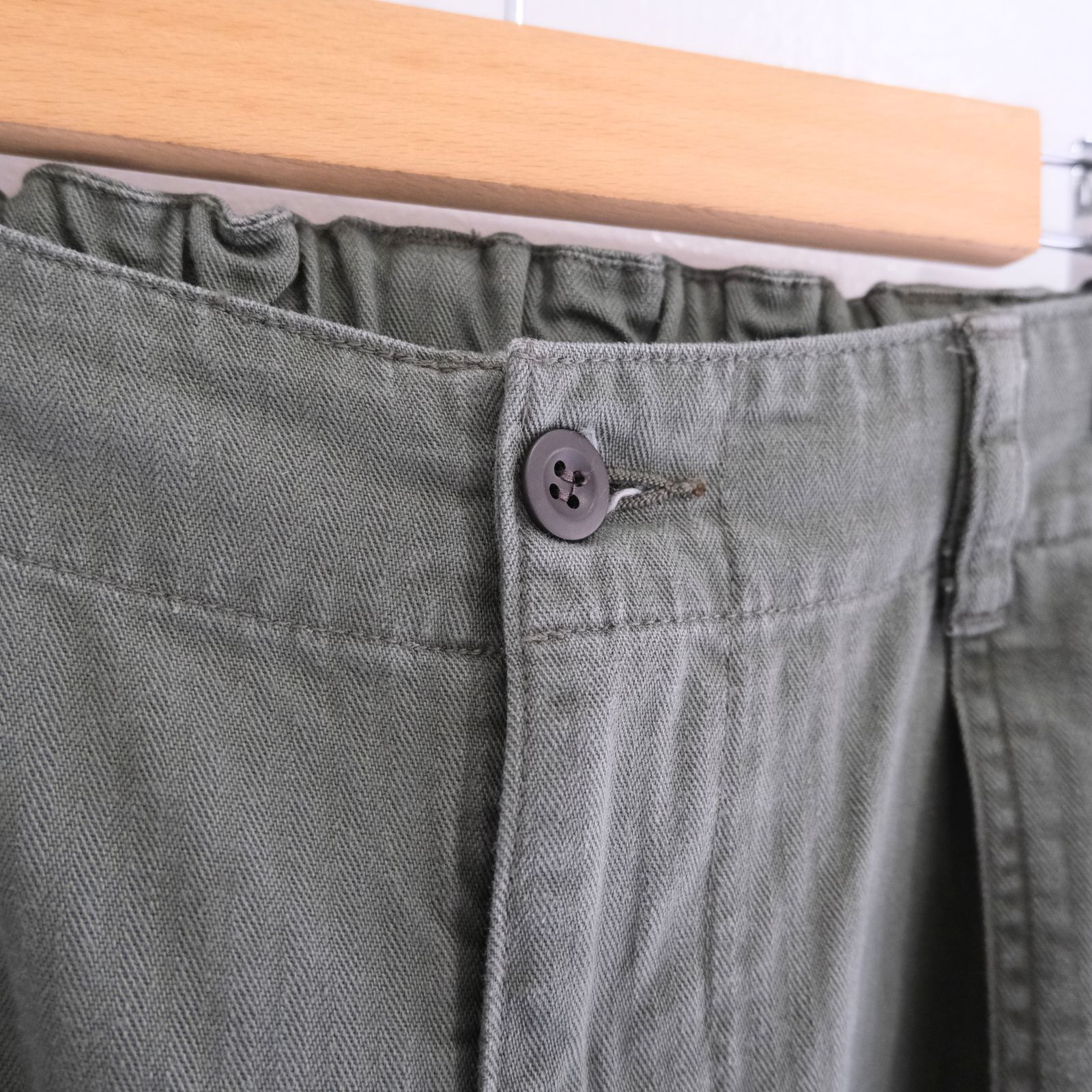 NU Balloon EZ Pants（KHAKI）