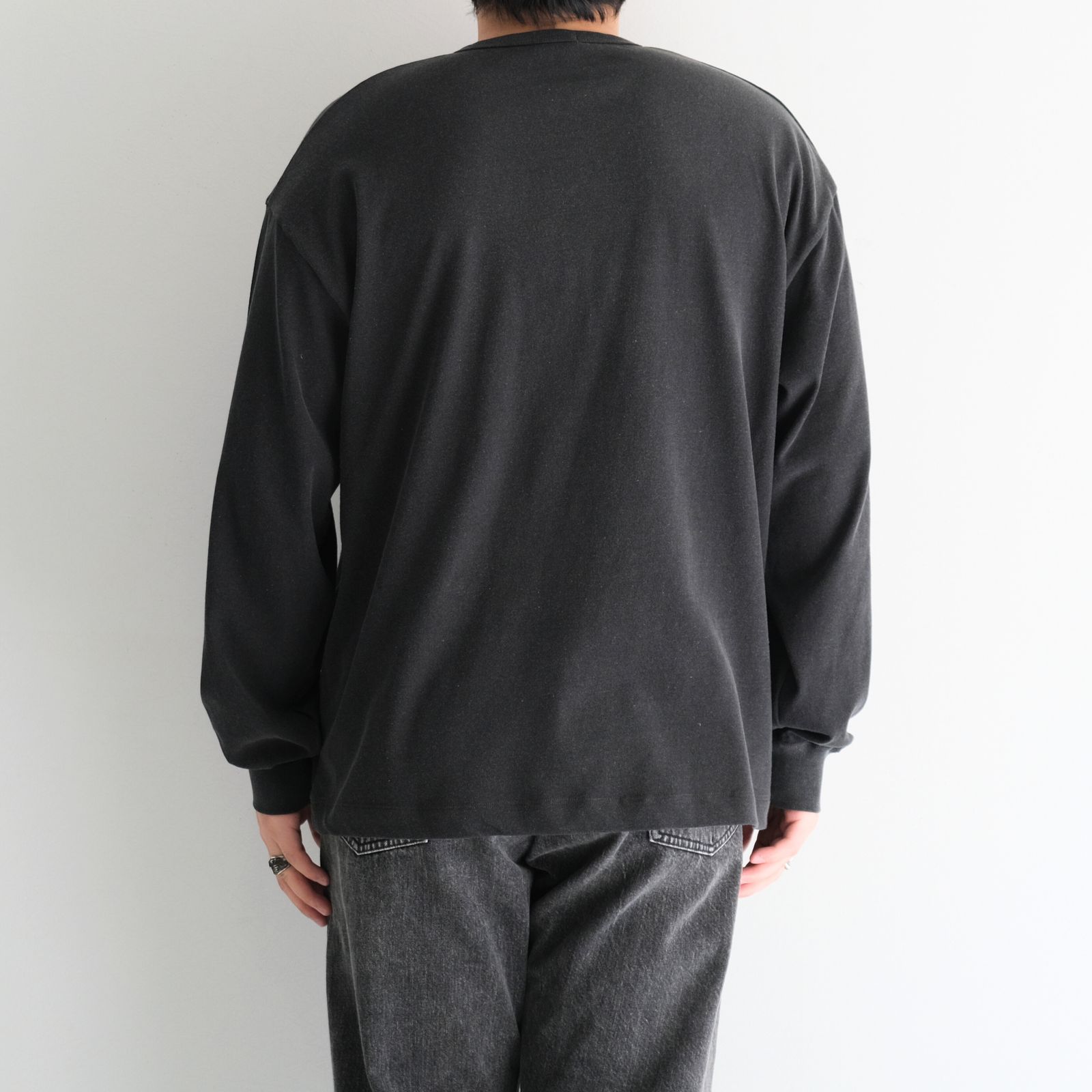 FADED TWIST TENJIKU HENLEY-NECK TOP / フェードツイスト天竺ヘンリーネックトップ（BLACK）