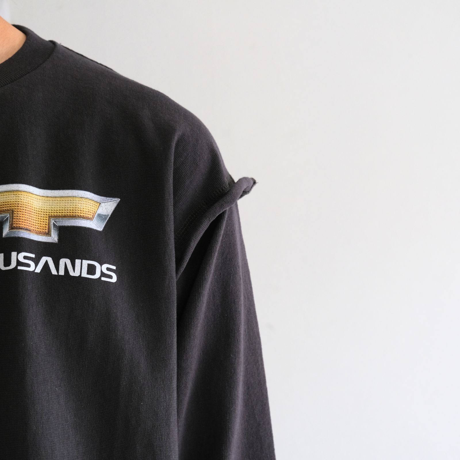 DETROIT LOGO CUTOFF LS TEE（FADE BLACK）