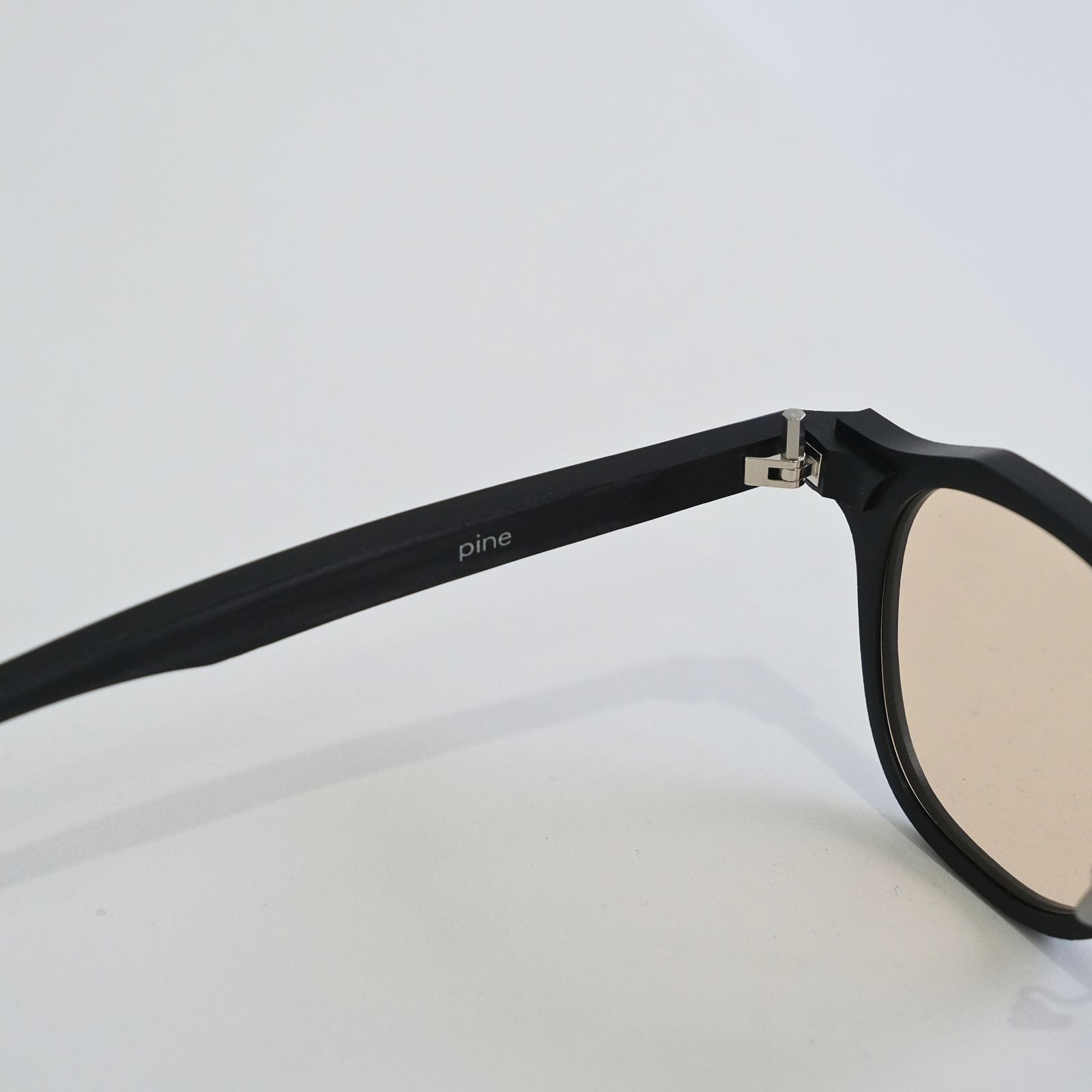 1046SG / BLACK / BEIGE / サングラス / 眼鏡