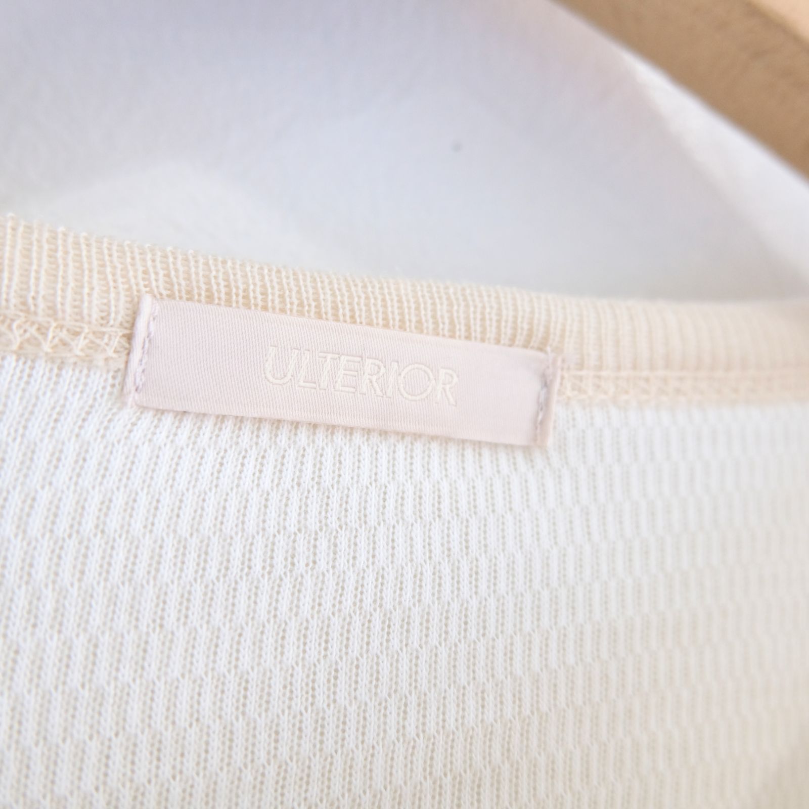 W/C HONEYCOMB HENLEY-NECK TOP（ECRU）