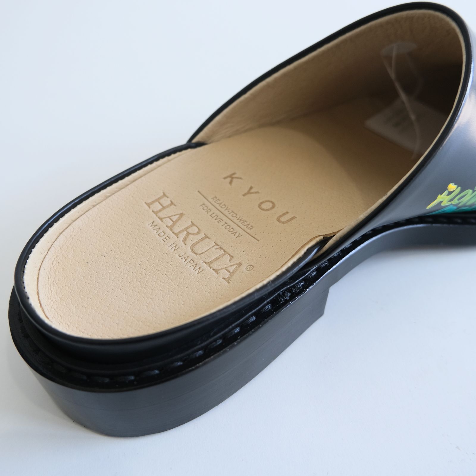 "BLOSSOM" Hand Painted Sandals by HARUTA feat. MIO YAMAMOTO / 「BLOSSOM」ハンド ペイント サンダル バイ ハルタ feat. ミオ ヤマモト（BLACK）