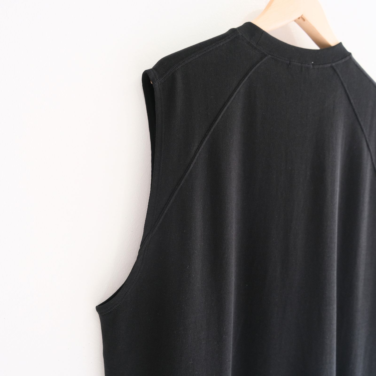 SOFT DRY SHORT LOOP TERRY SLEEVLESS TOP （BLACK）