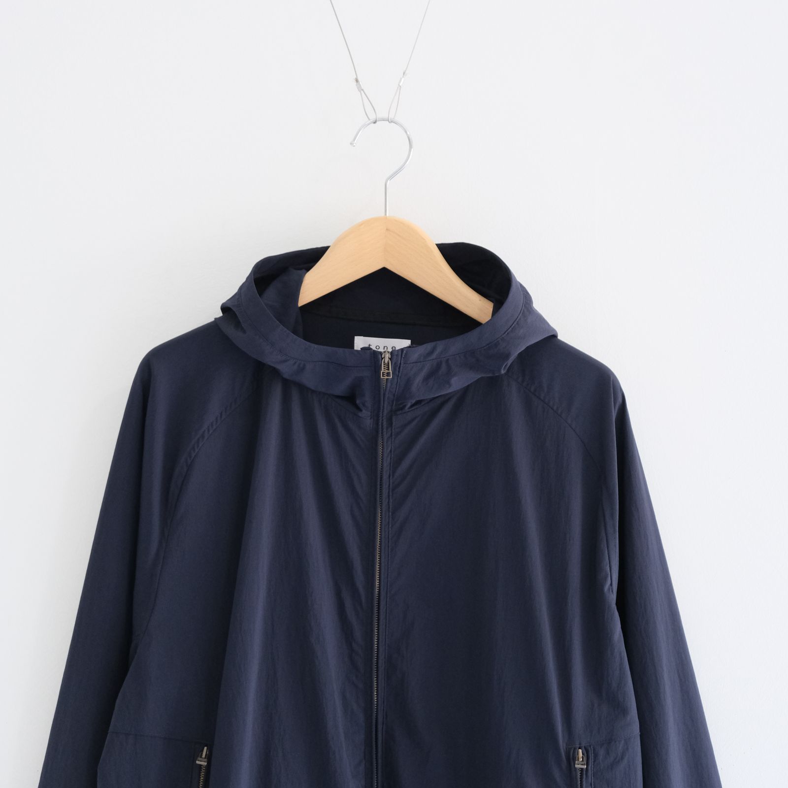 SHIBO NYLON SEASIDE PARKA / ナイロン / パーカー / NAVY