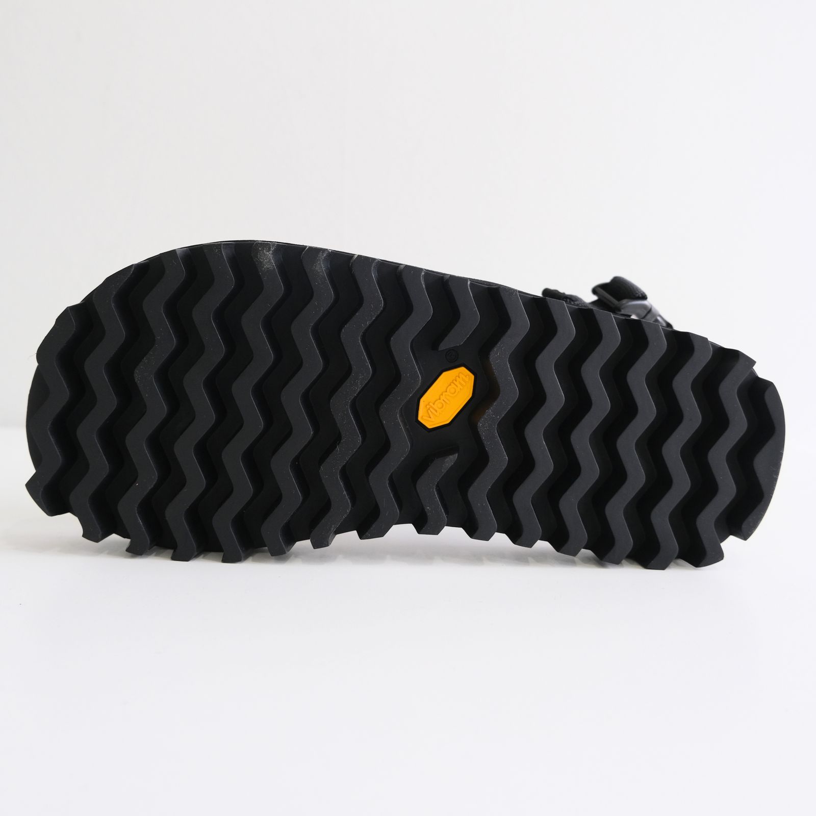 Suicoke x is-ness GUT KAT-2-ISN（CHARCOAL x BLACK）