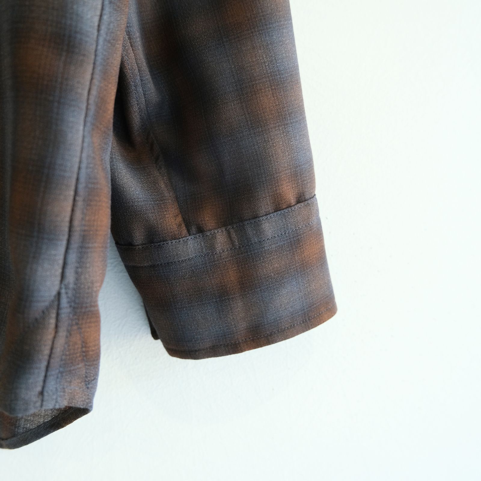 SUPER LIGHT FADED CHECK SHIRT（BLUE / BROWN）