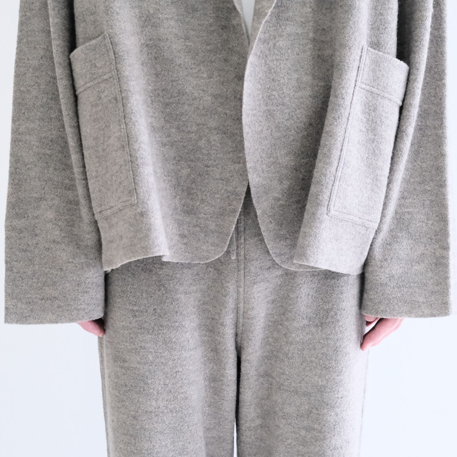 【残り1点】CARDIGAN JACKET  ‐Hard Twist Crepe Knit‐（Greige）