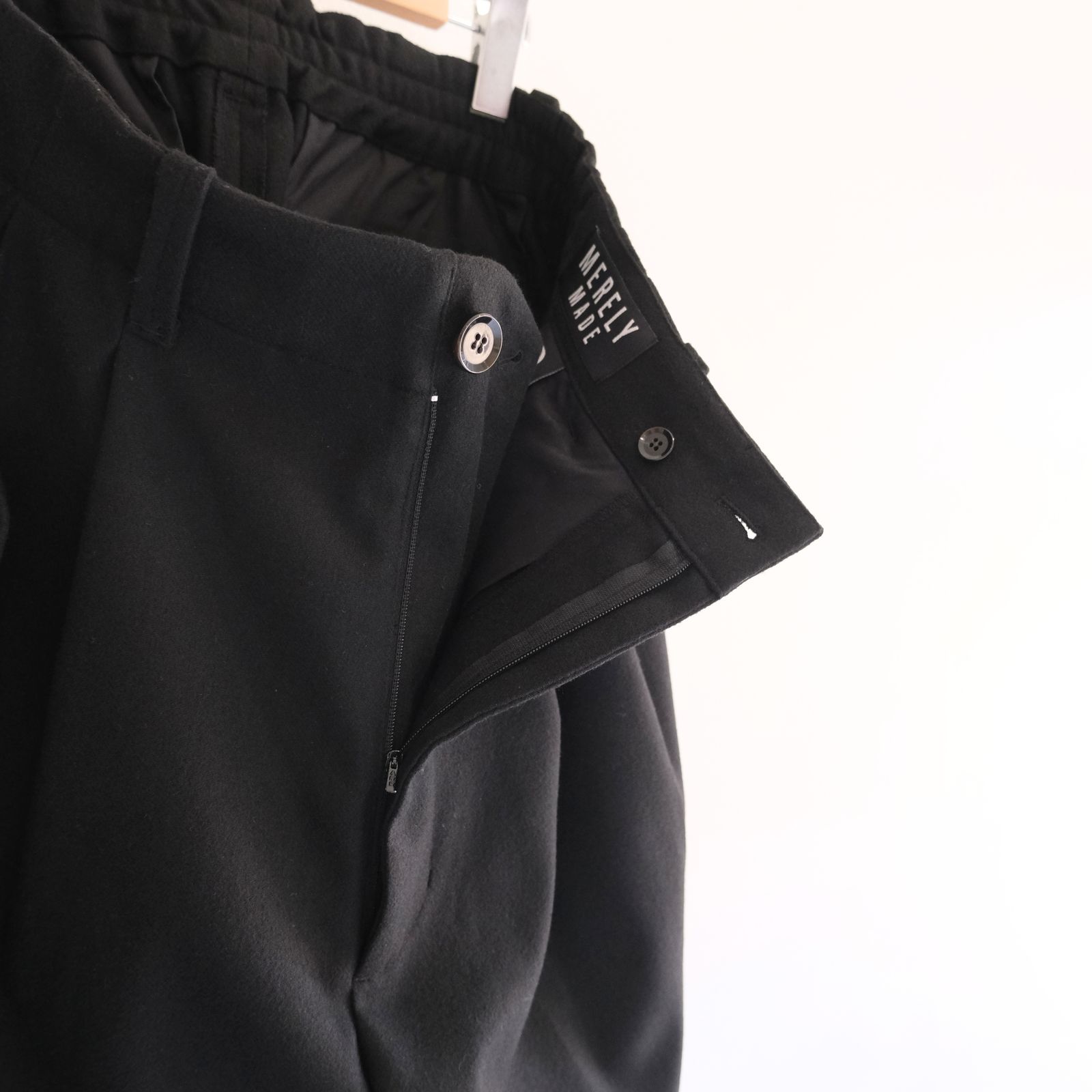 【残り1点】MERELY US INFORMAL PANTS（INK BLACK）