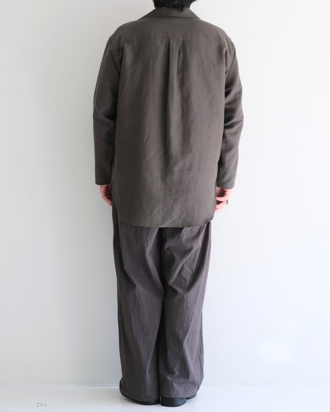 トーンを合わせたコーディネート。