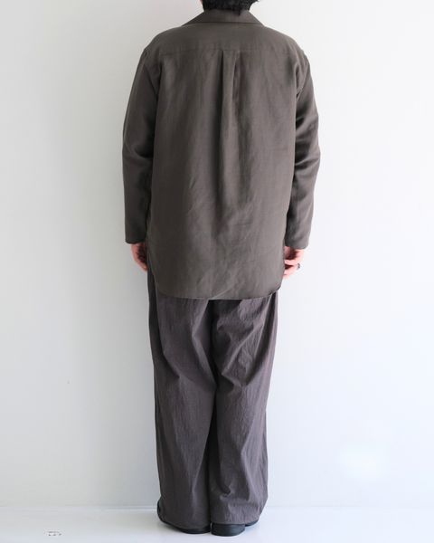 トーンを合わせたコーディネート。