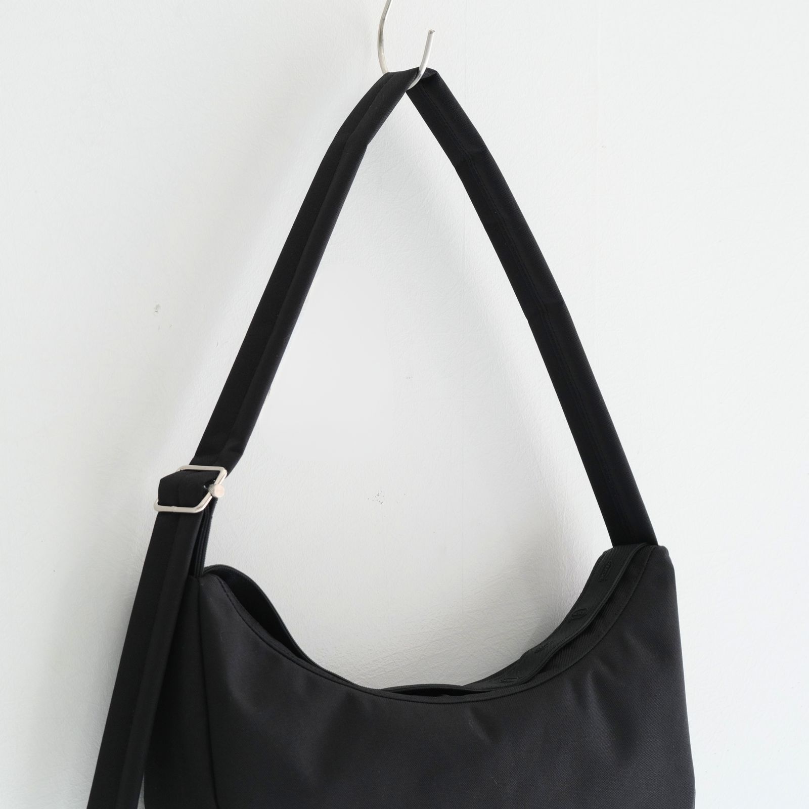 Vibram Round Bag SMALL / ビブラム ラウンド バッグ スモール（BLACK）