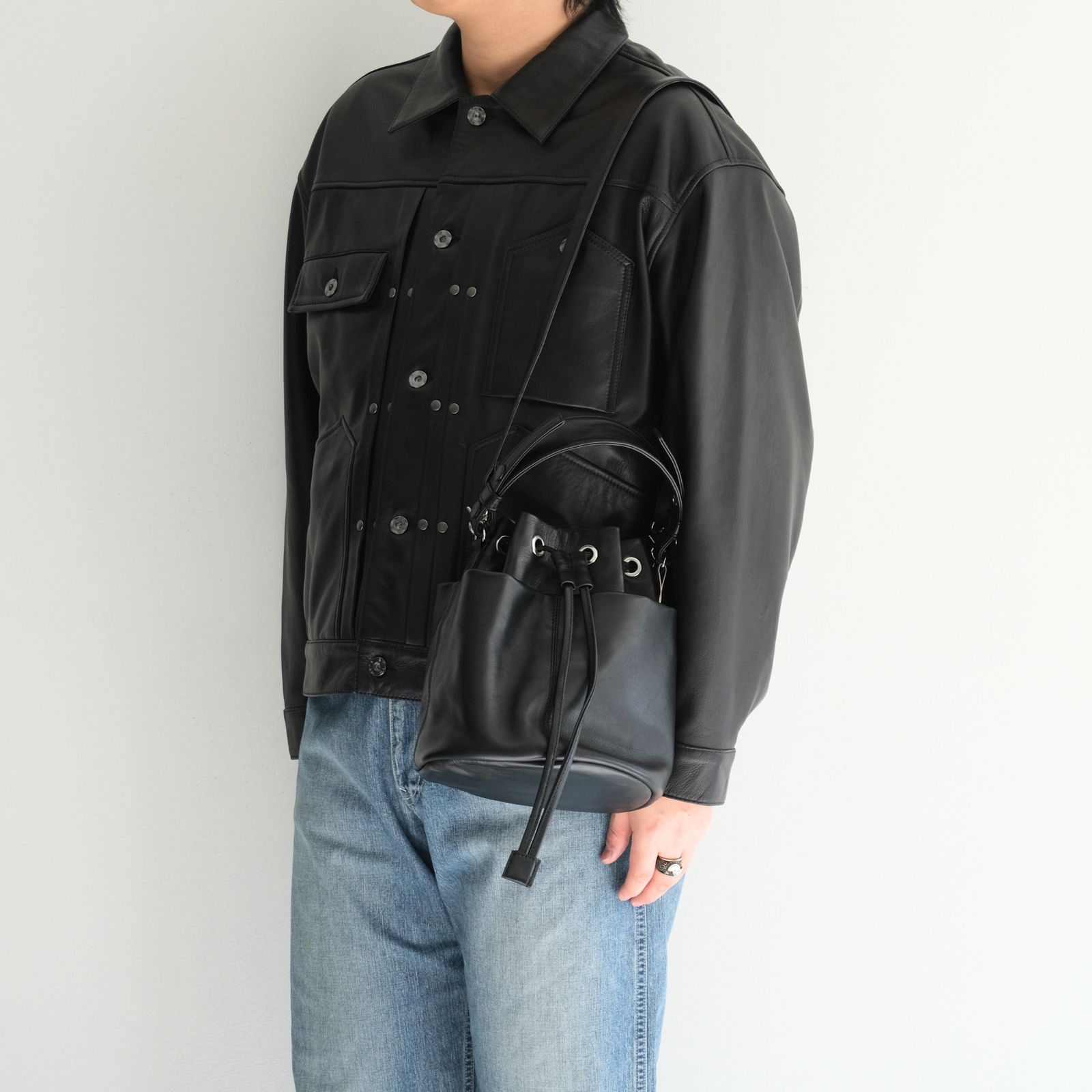 DRAWSTRING BAG / バッグ / レザーバッグ / COW SKIN / 牛皮 / BLACK