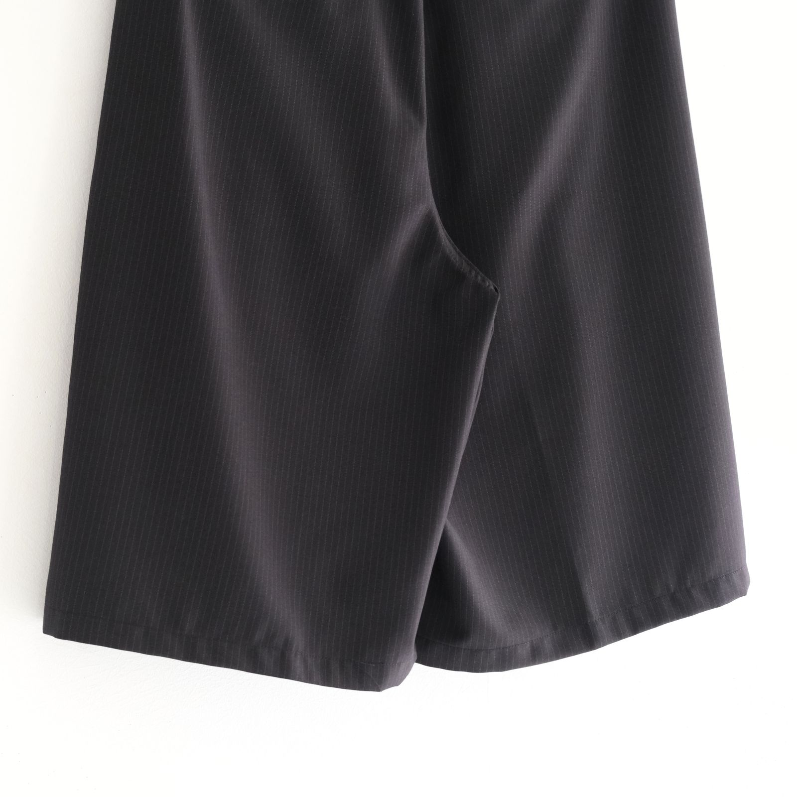 Hemingway Stripe Bermuda Pants / ヘミングウェイ ストライプ バミューダ パンツ（BLACK）