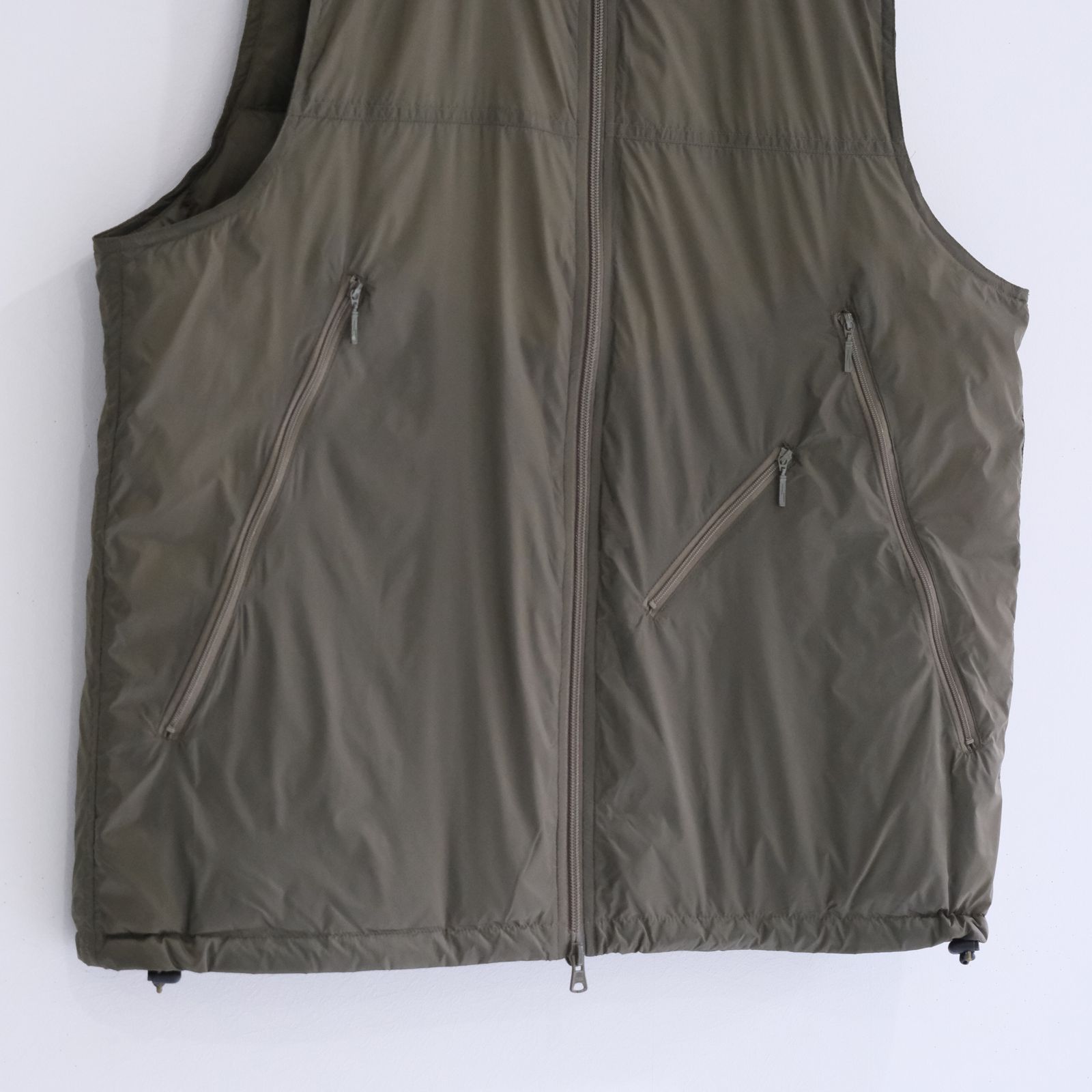 LIGHT DOWN VEST is-ness × TAION / ベスト / ダウンベスト / コラボ / KHAKI