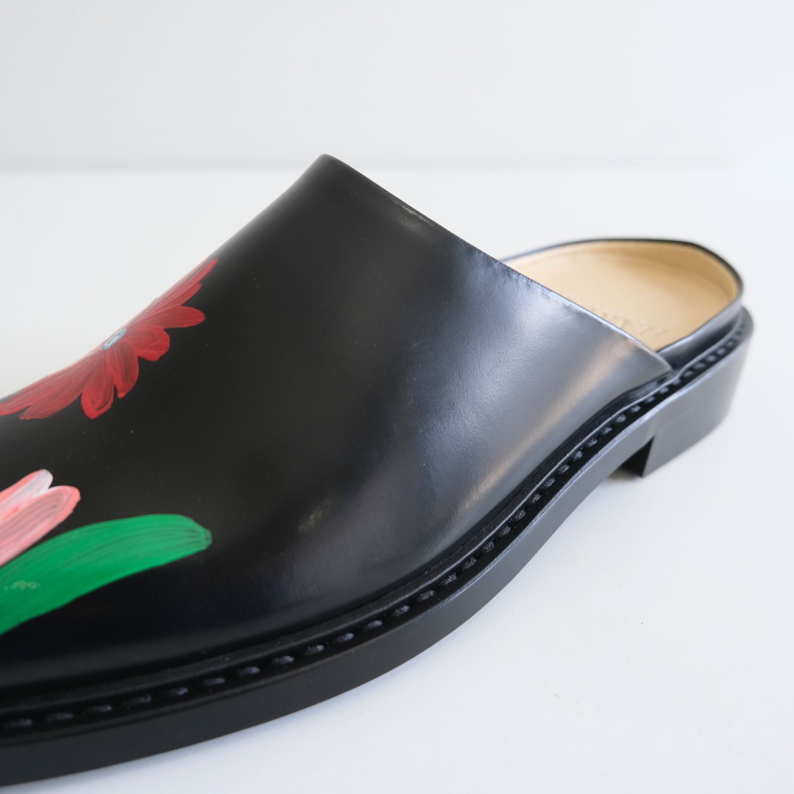 "BLOSSOM" Hand Painted Sandals by HARUTA feat. MIO YAMAMOTO / 「BLOSSOM」ハンド ペイント サンダル バイ ハルタ feat. ミオ ヤマモト（BLACK）