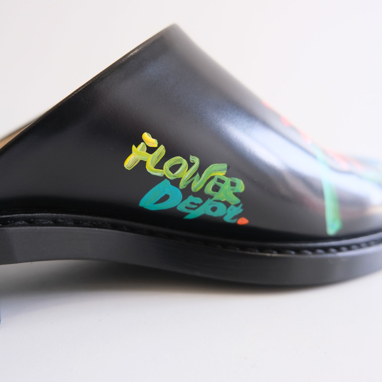 "BLOSSOM" Hand Painted Sandals by HARUTA feat. MIO YAMAMOTO / 「BLOSSOM」ハンド ペイント サンダル バイ ハルタ feat. ミオ ヤマモト（BLACK）