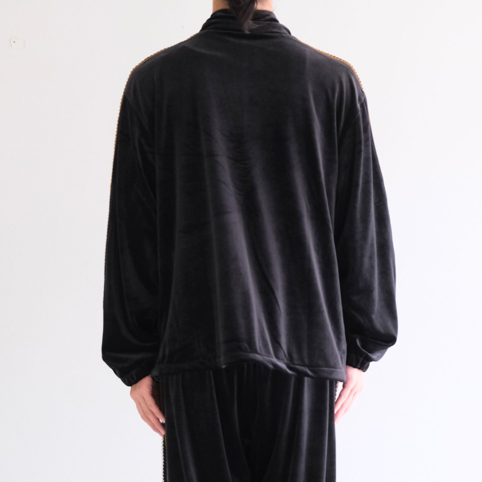 【残り1点】VELOUR TRACK JACKET（BLACK）