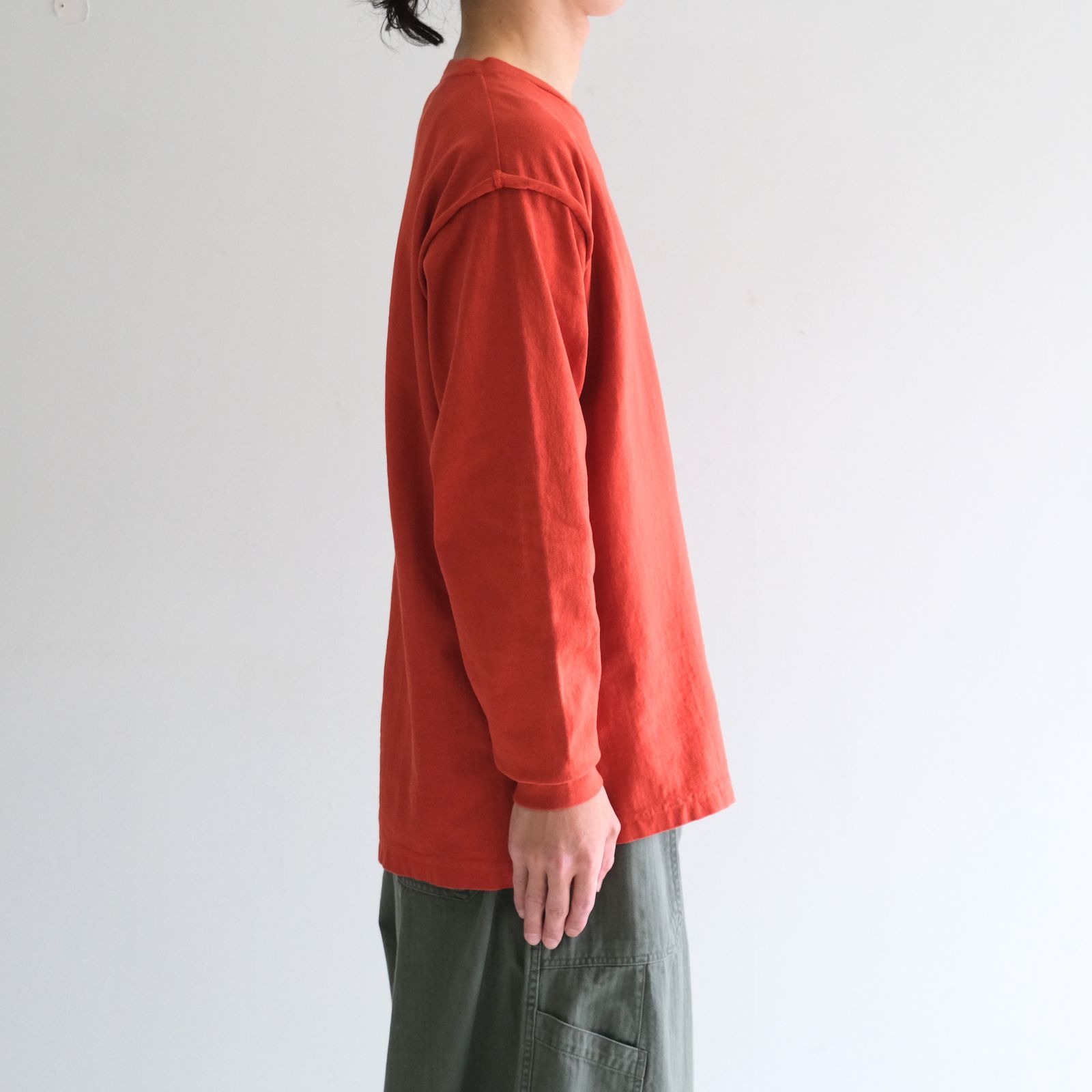 DETROIT LOGO CUTOFF LS TEE（VERMILION）