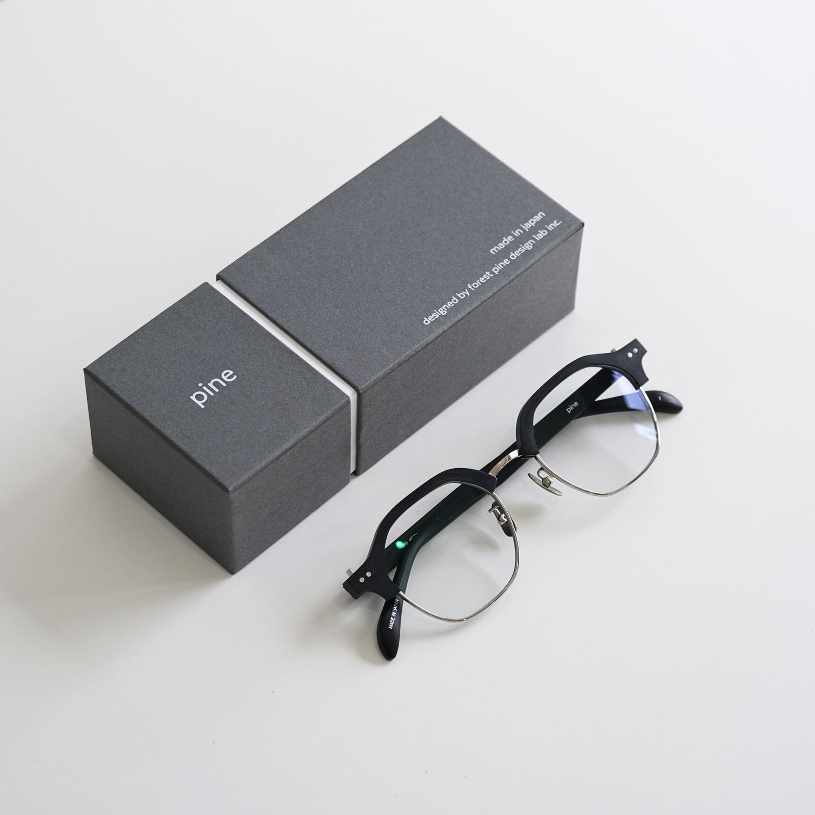 PINE - 1066SG / BLACK × SILVER / GRYE / photochromic lens
