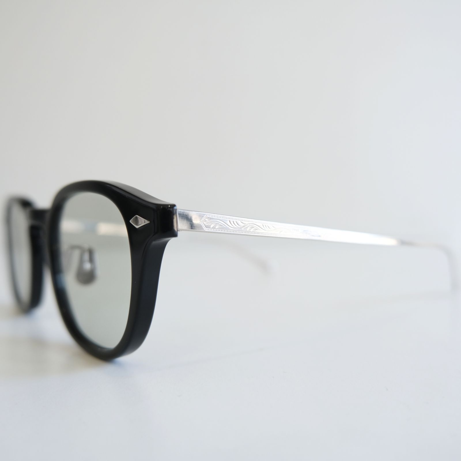 JIFUSAN #2（GLOSS BLACK × GREY GREEN to D.GREY）