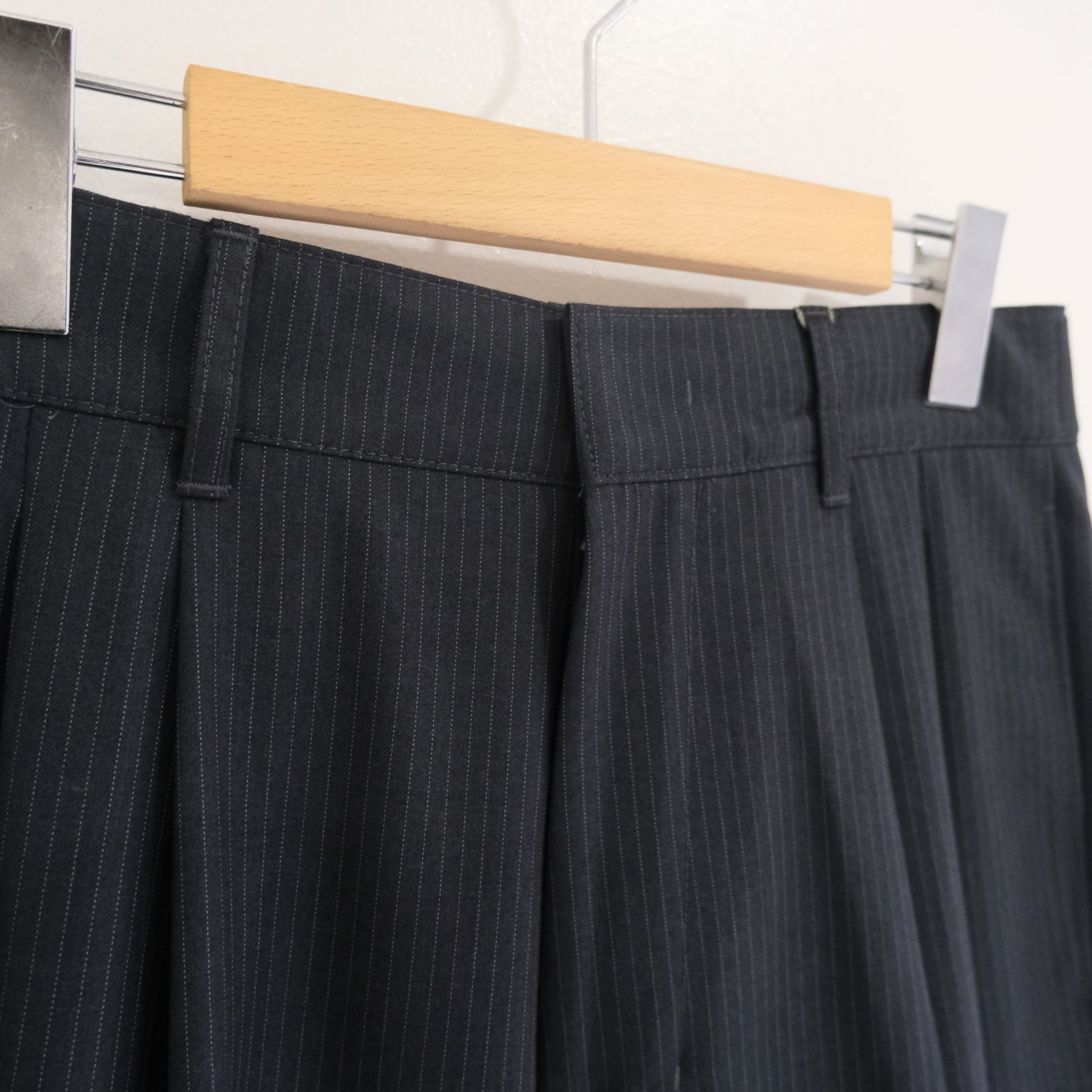 Narrow Stripe Tapered Slacks / ナロー ストライプ テーパード スラックス（HEATHER CHARCOAL）