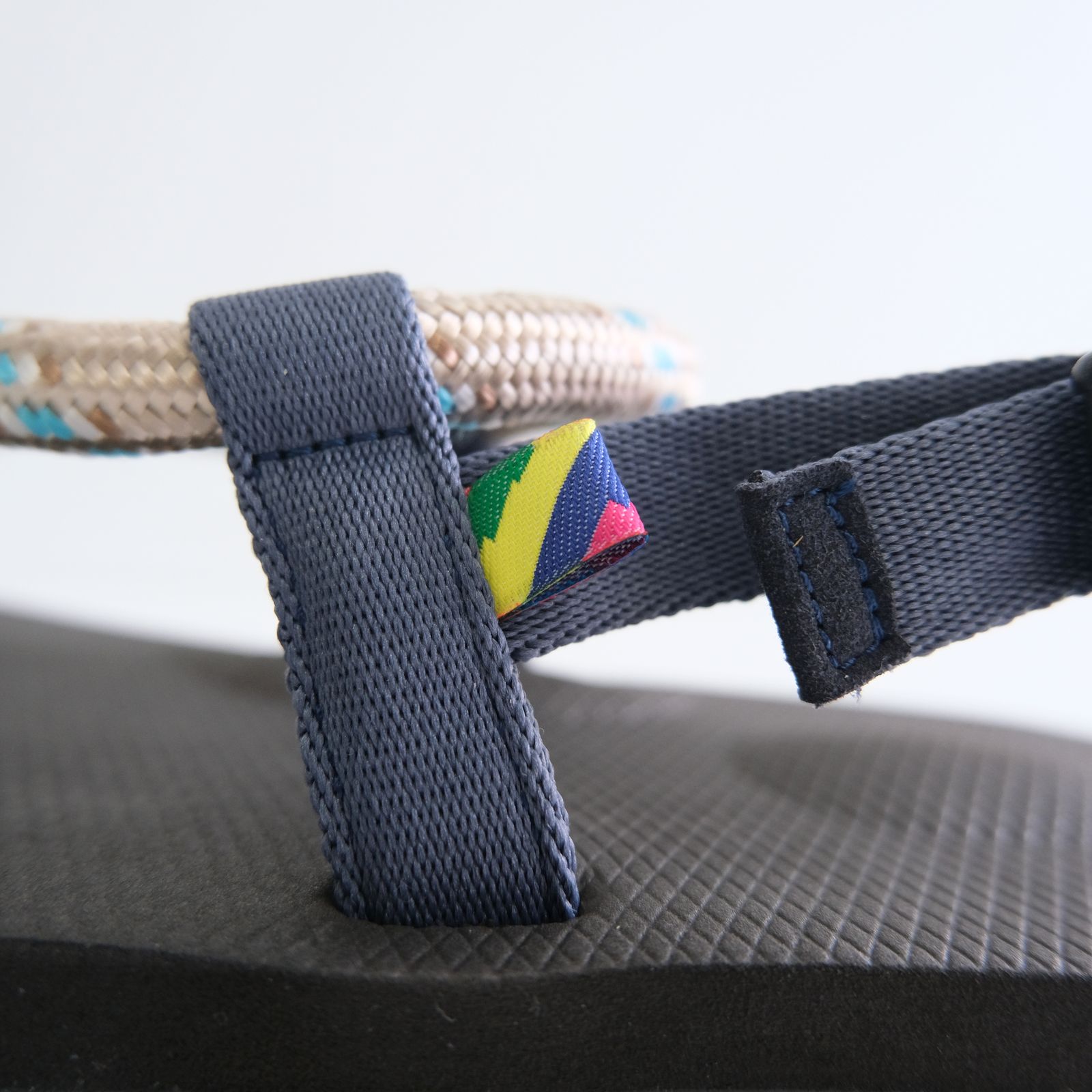 Suicoke x is-ness GUT KAT-2-ISN（BEIGE x GRAY）