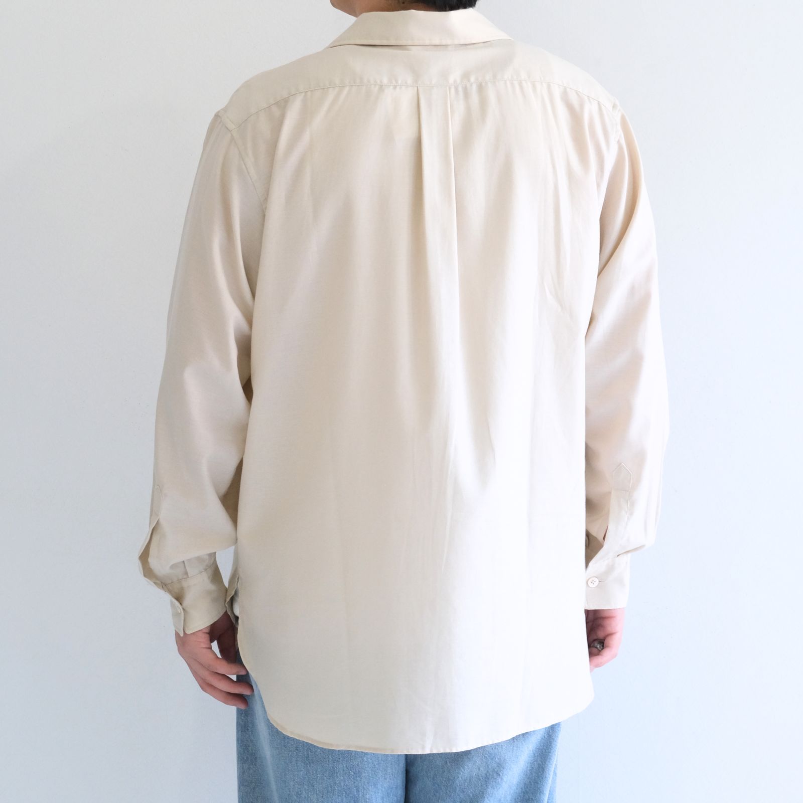 SILKY SOFT TWILL SKIPPER SHIRT / シルク ソフト ツイル スキッパー シャツ（SAND）
