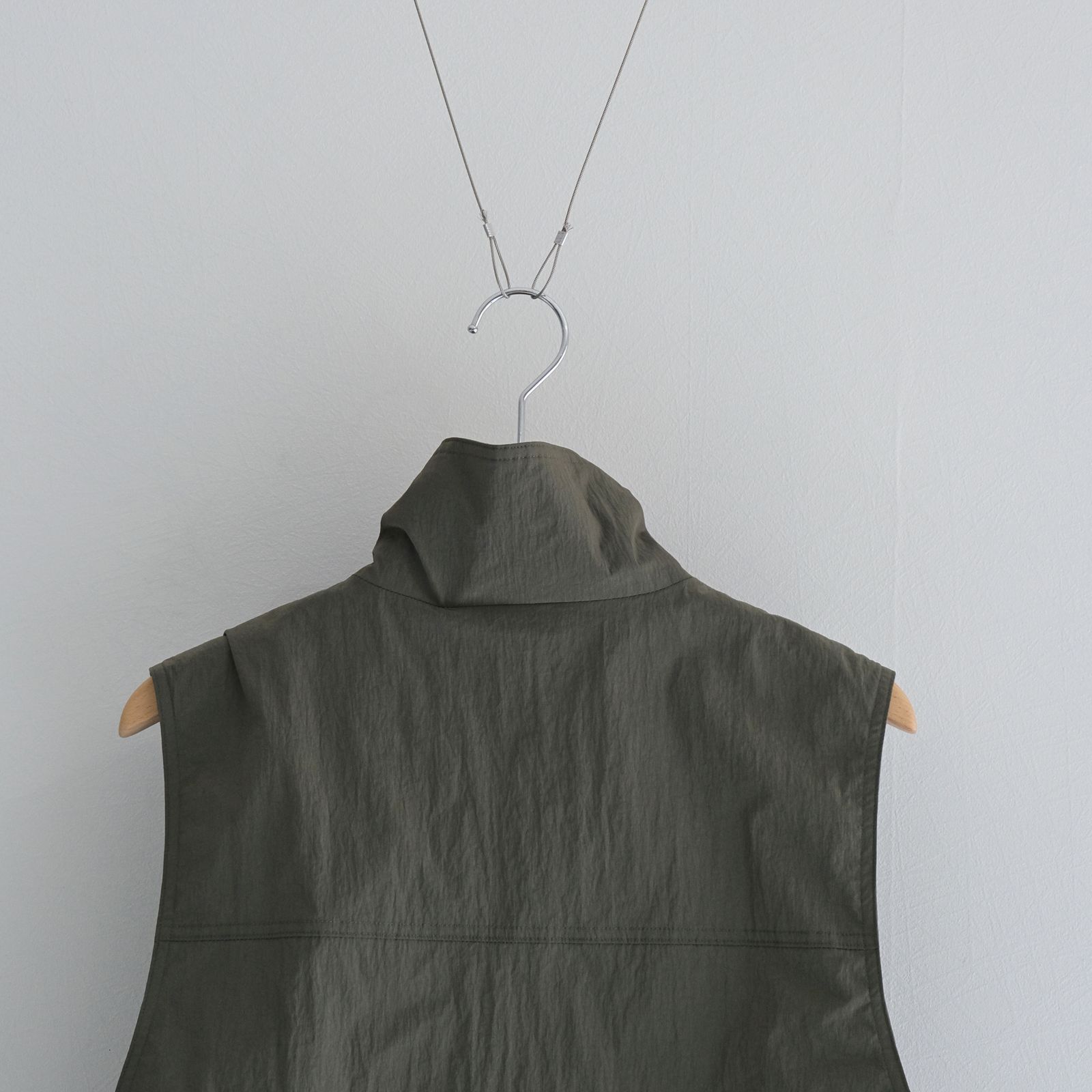 LIGHT SHELL VEST / ベスト / ナイロン / KHAKI