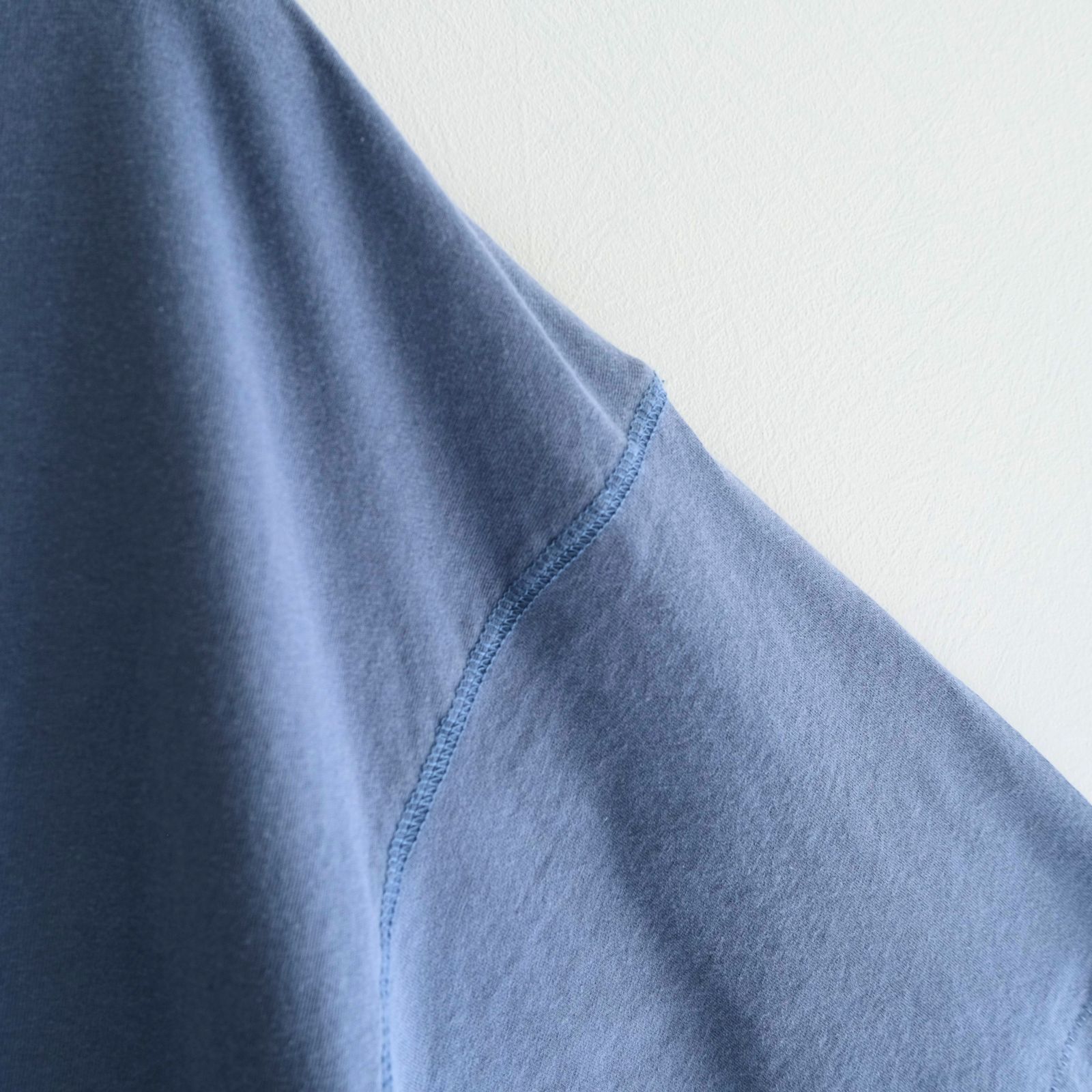 "TEE-NS".14 Imaginary FLOWER DEPaRTMENT Tee feat. MIO YAMAMOTO / 「TEE-NS」14 イマジナリーフラワーデパートメントTシャツ feat. ミオ ヤマモト（NAVY）