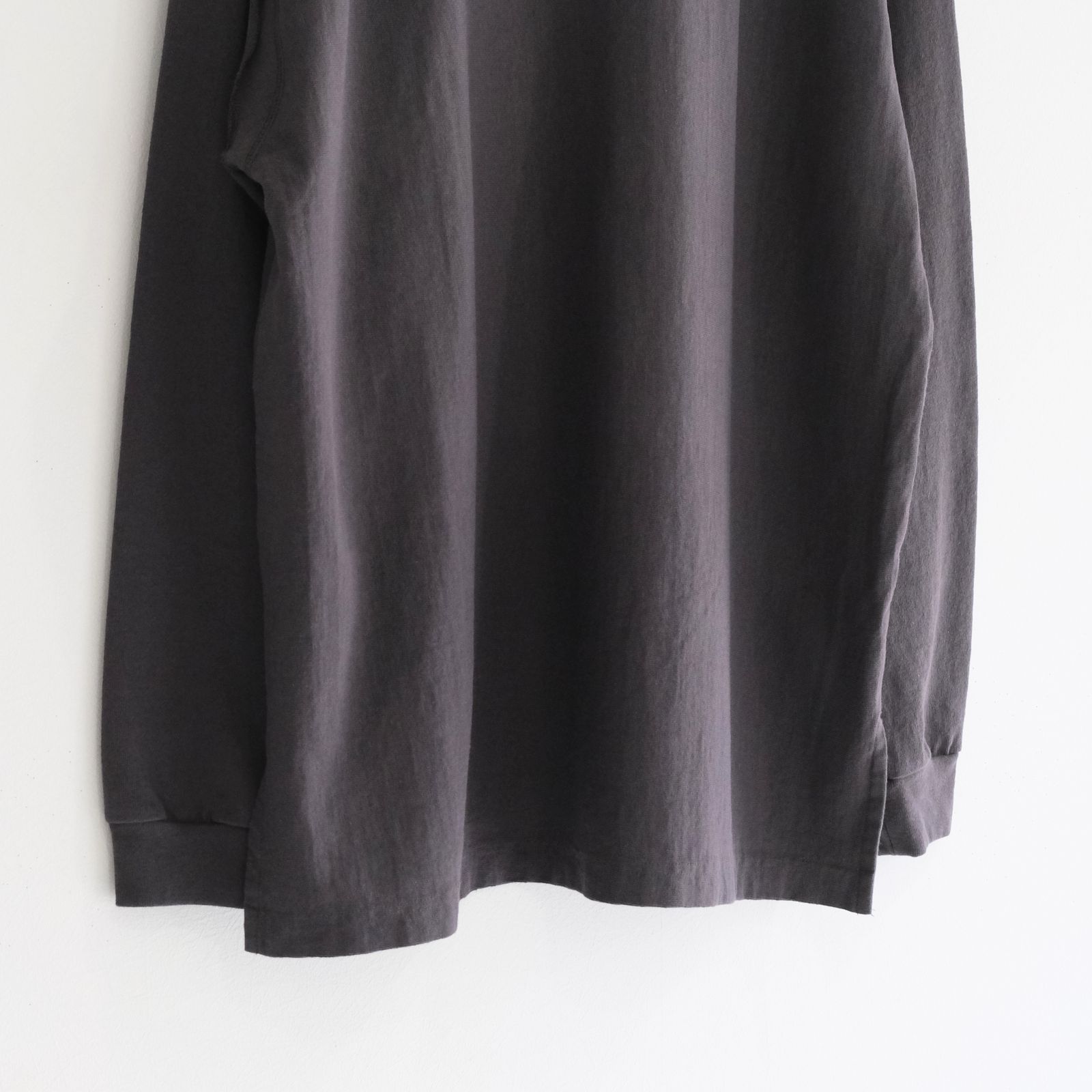 DETROIT LOGO CUTOFF LS TEE（FADE BLACK）
