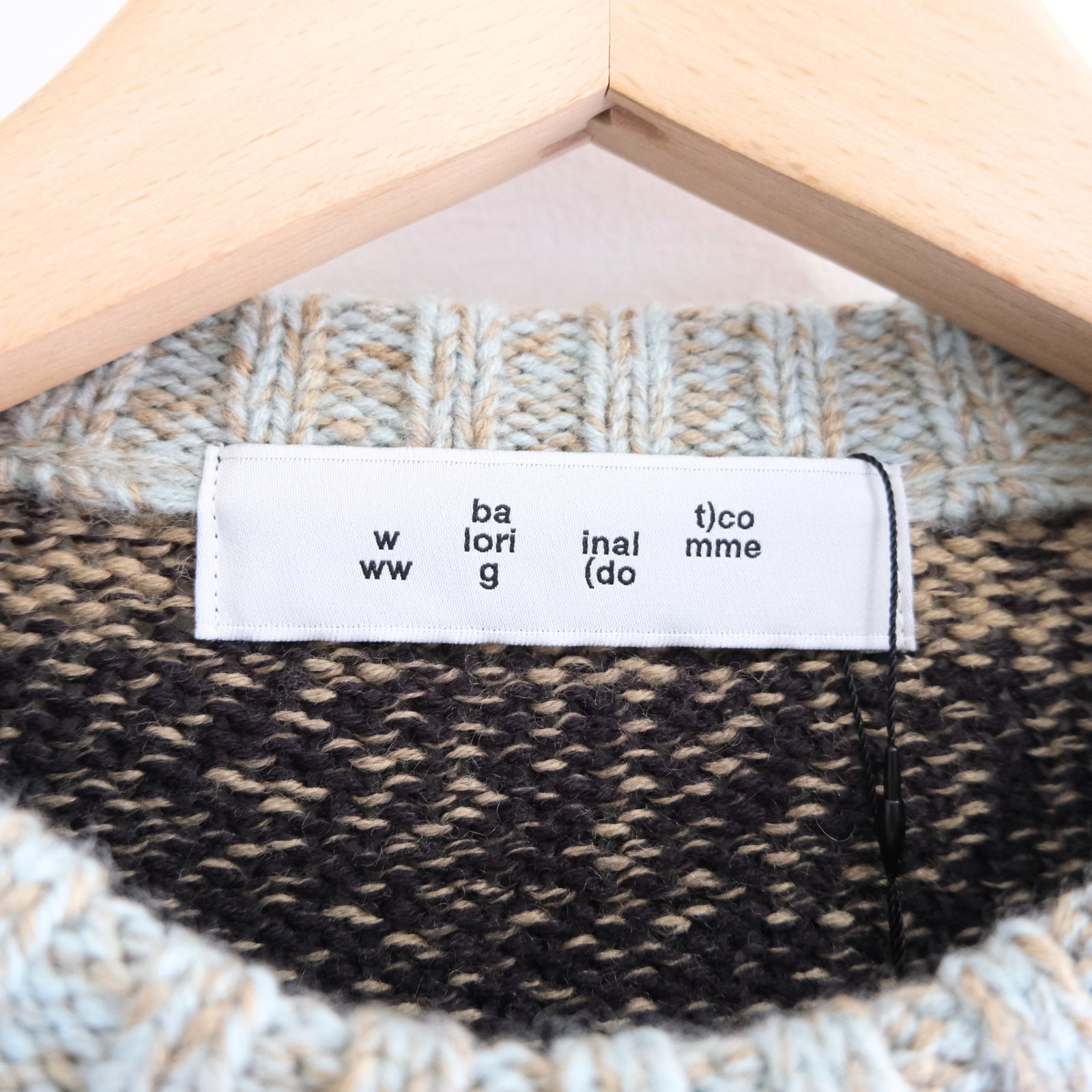GRADATION STRIPE CREWNECK SWEATER（POWDER BLUE）