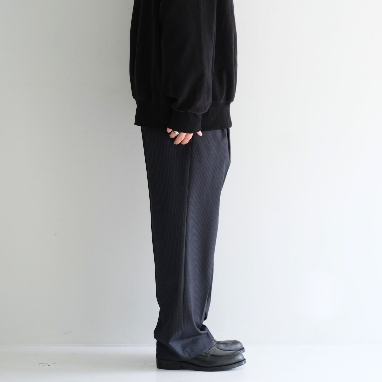 Narrow Stripe Tapered Slacks / ナロー ストライプ テーパード スラックス（HEATHER CHARCOAL）