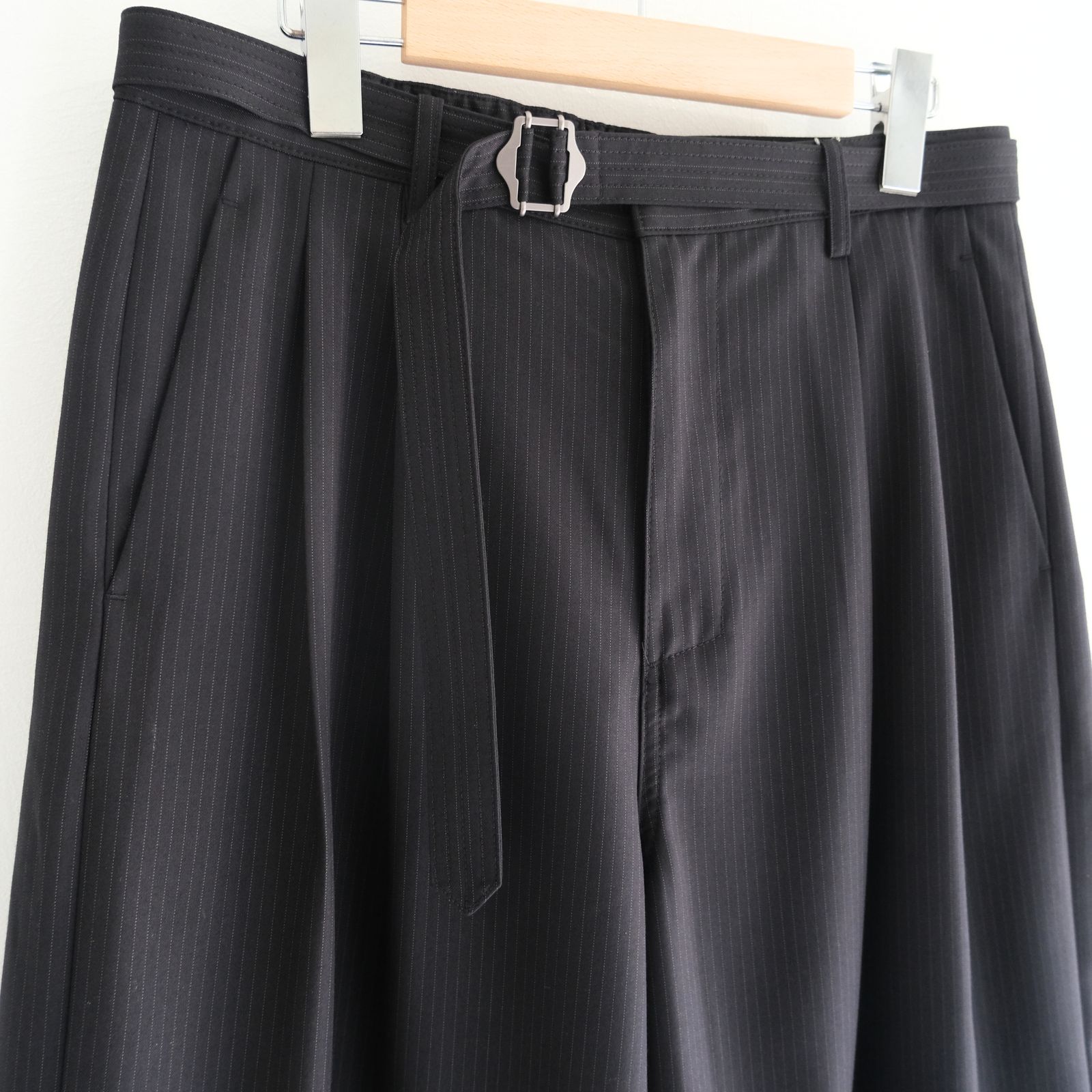 Hemingway Stripe Bermuda Pants / ヘミングウェイ ストライプ バミューダ パンツ（BLACK）