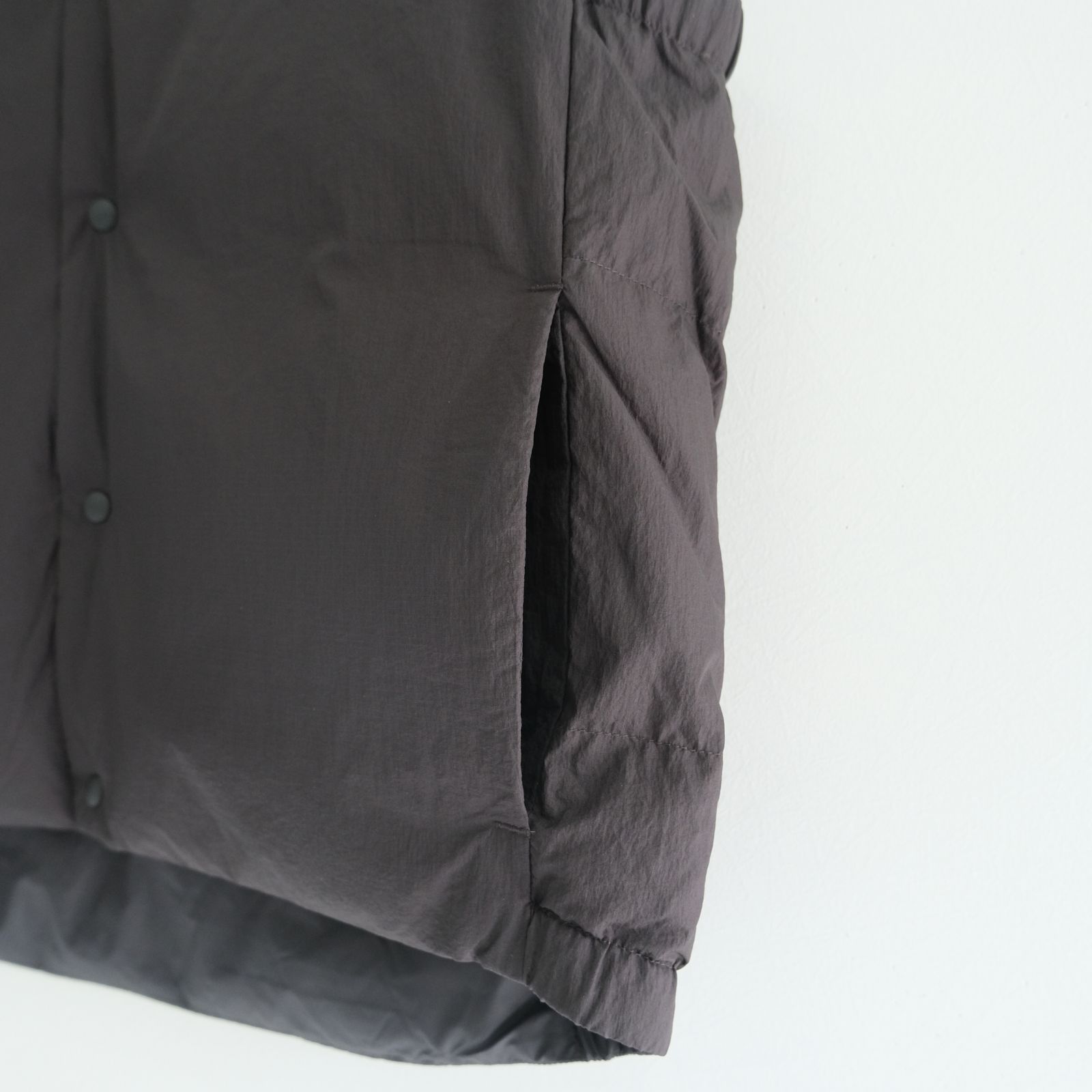 Layer Down Vest / ベスト / ダウンベスト / ダックダウン / Graphite
