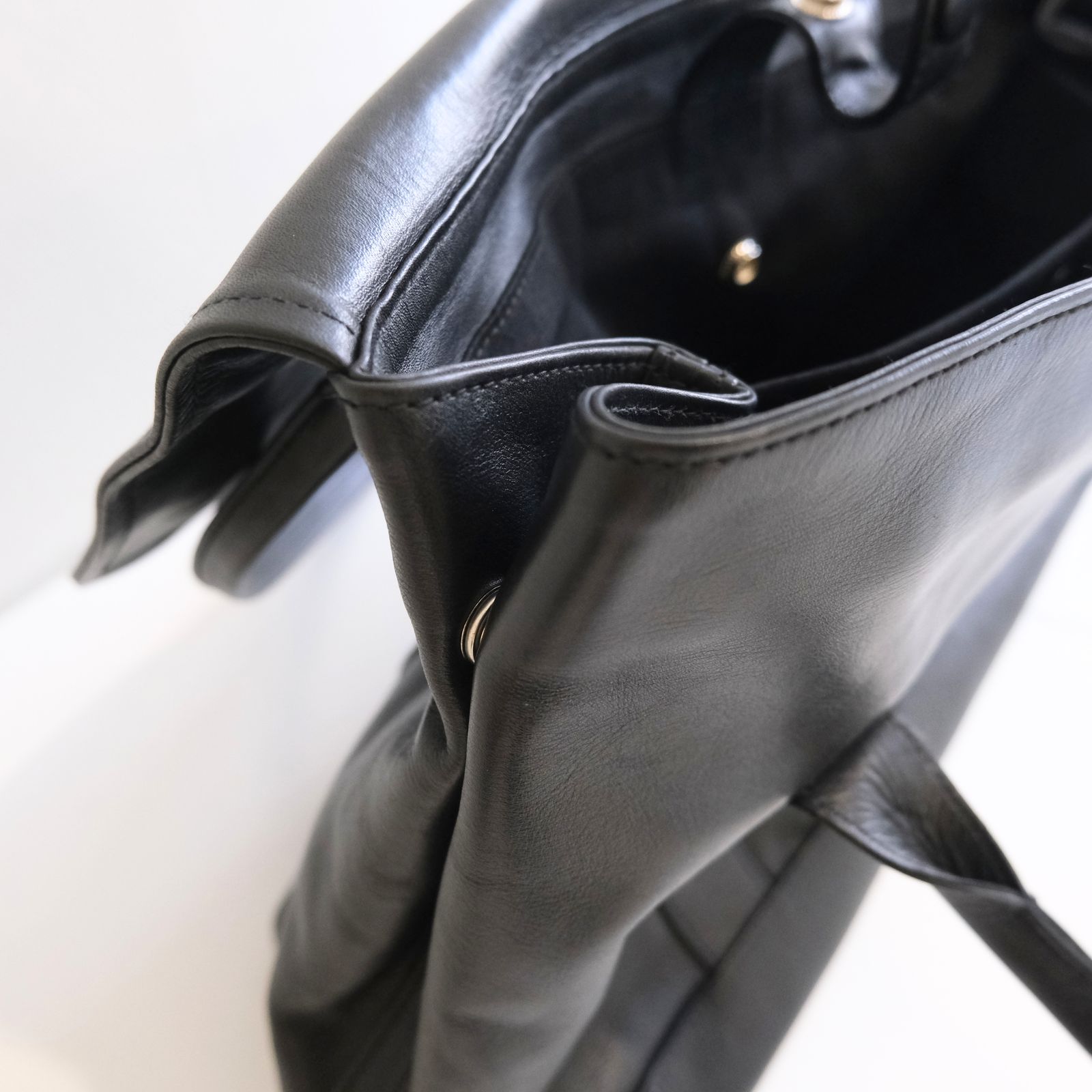 ROUND TOTE BAG M SIZE（BLACK）