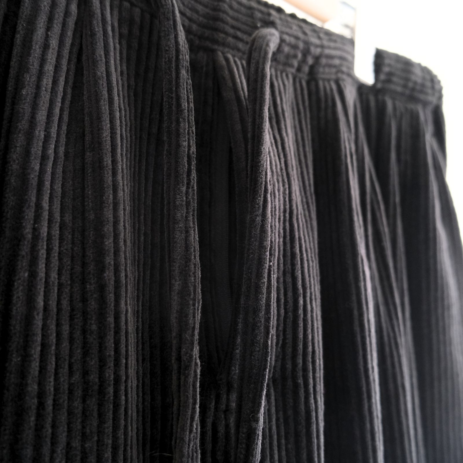 【残り1点】Corduroy Relax Trousers（Black）