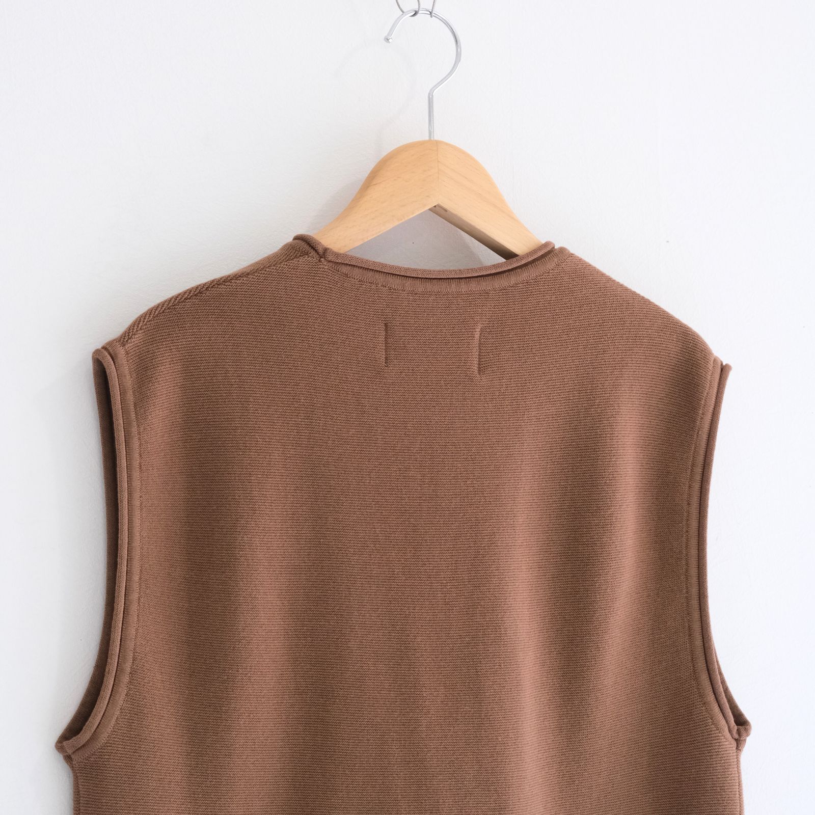 PREMIUM WIDE SHOULDER KNIT SLEEVELESS / ニット / ノースリーブ / CARAMEL BROWN