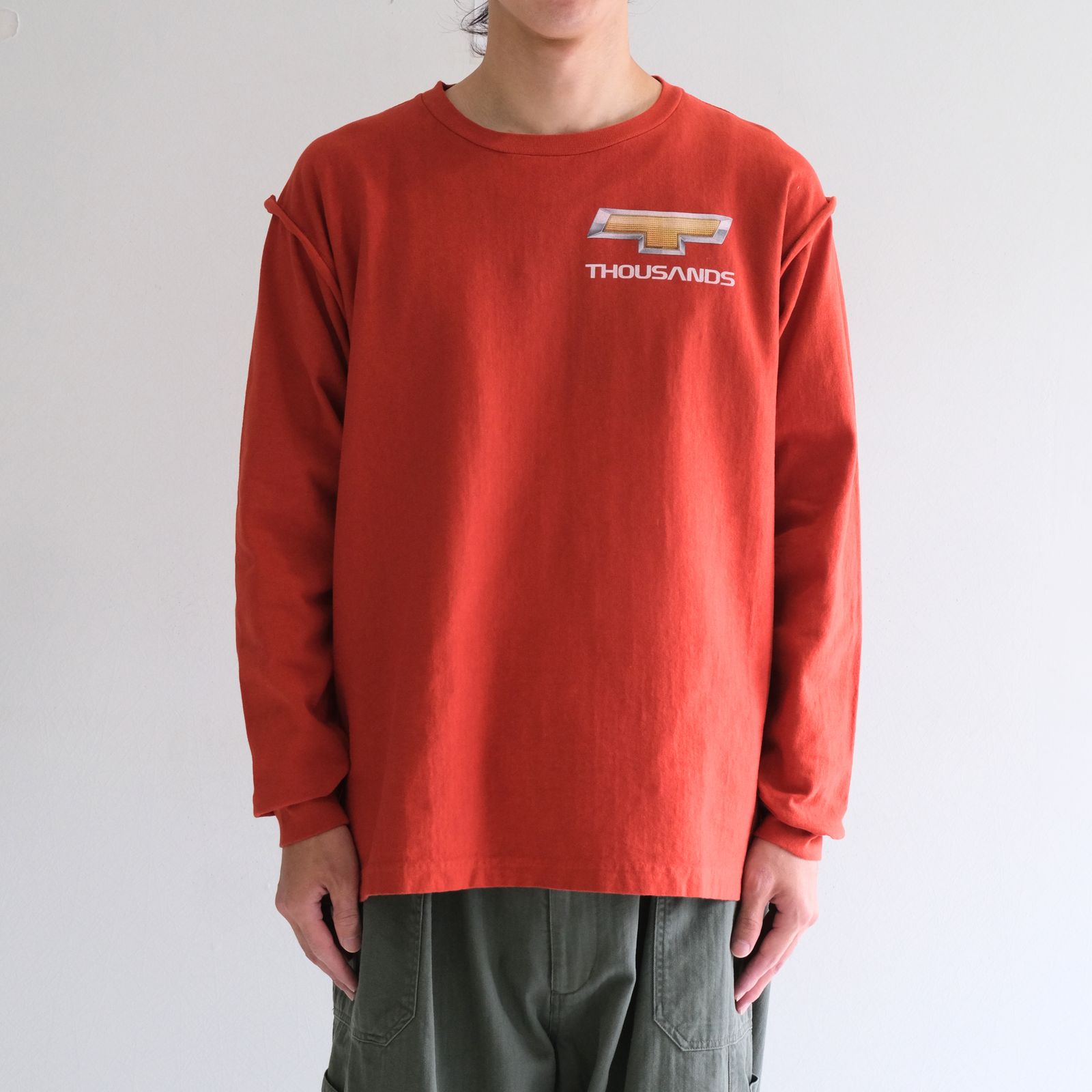 DETROIT LOGO CUTOFF LS TEE（VERMILION）