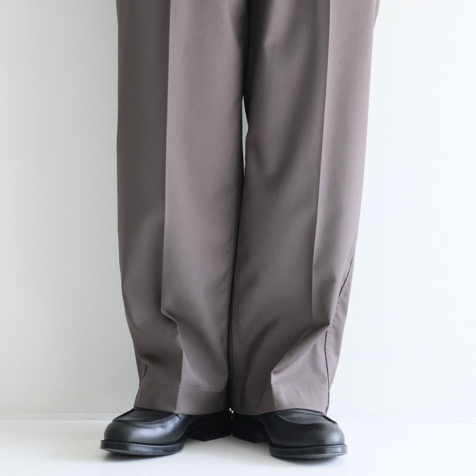 Santiago Slacks / サンティアゴスラックス（OLIVE GRAY）