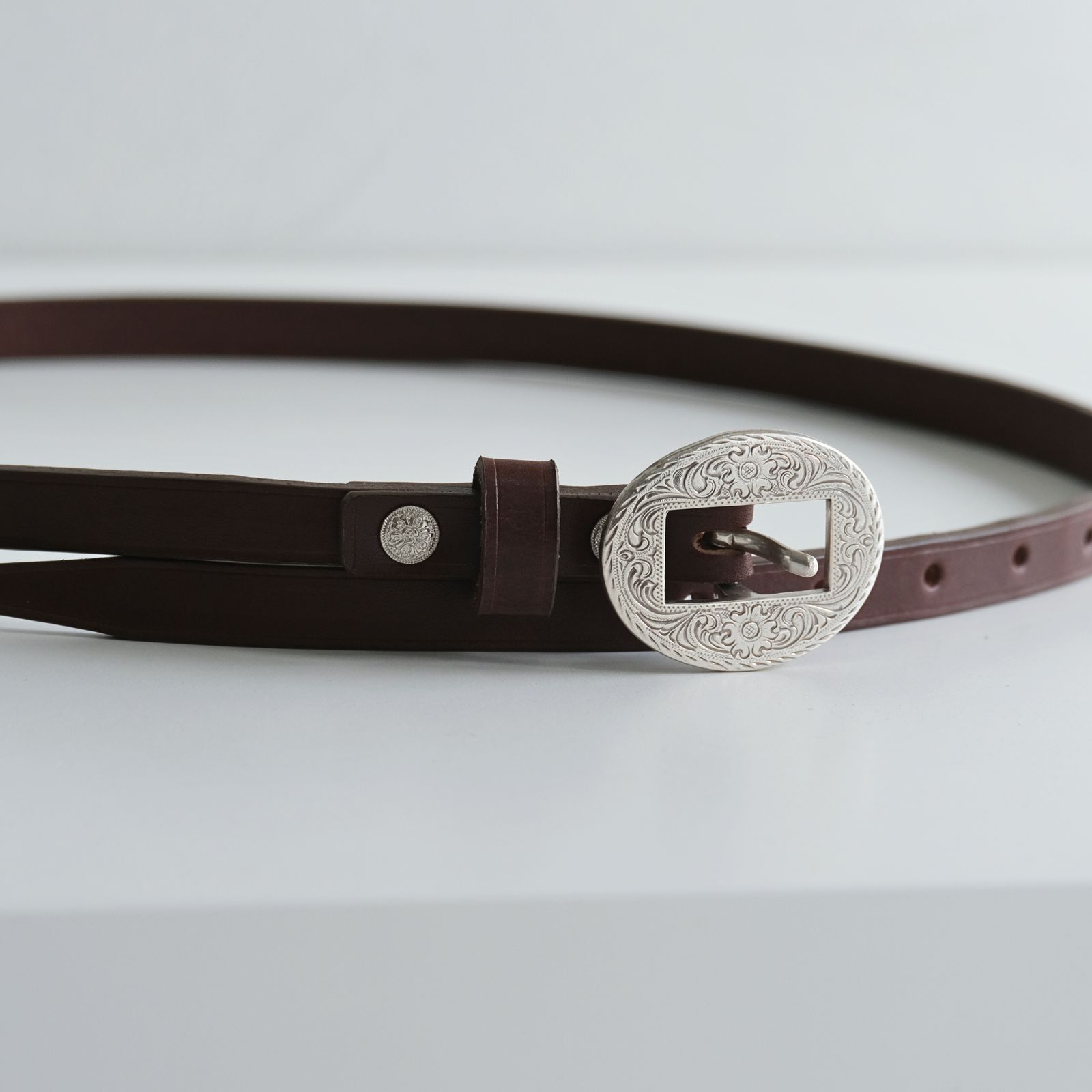 ENGRAVED BUCKLENARROW LEATHER BELT / ベルト / Rooster King & Co., / BRW