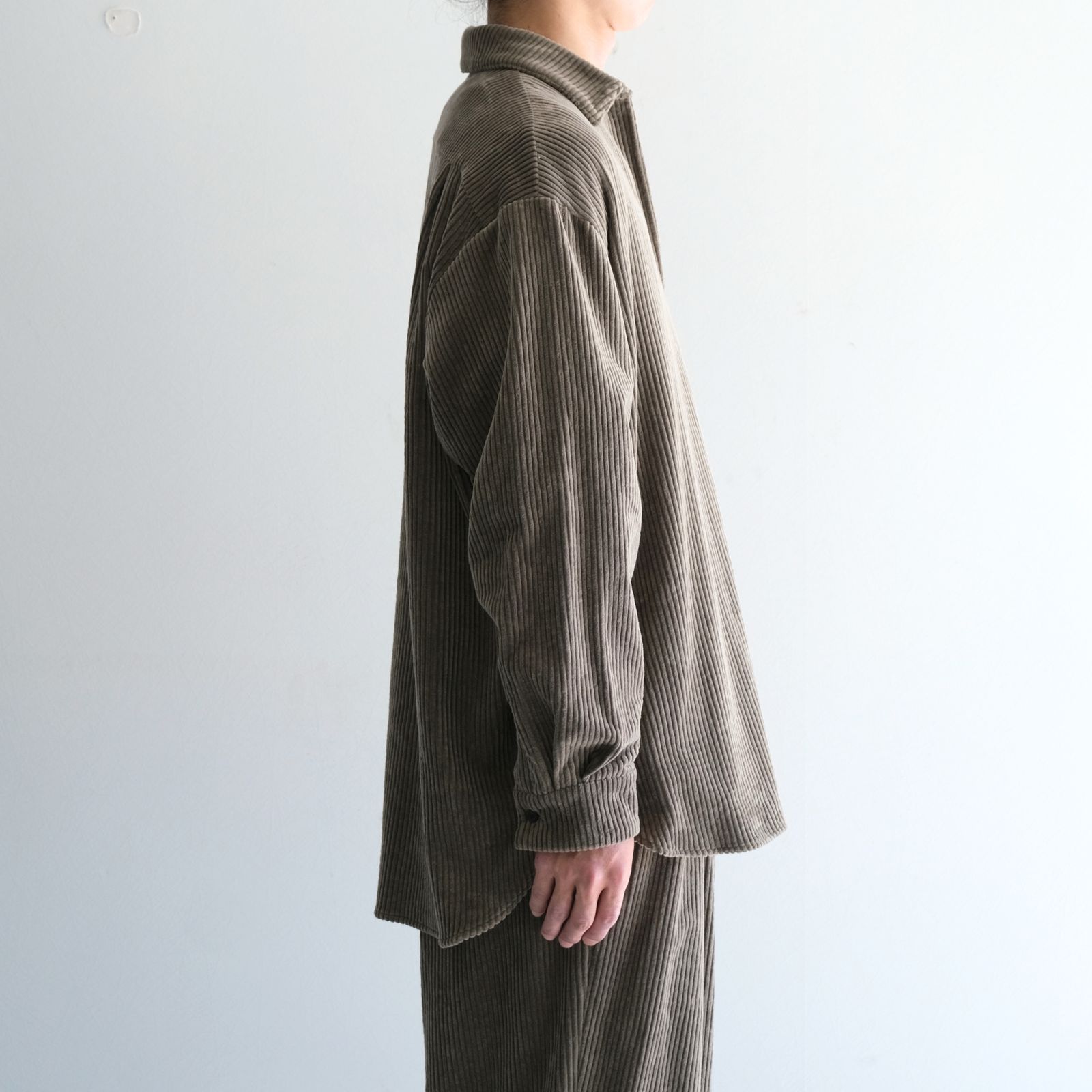【残り1点】Corduroy Skipper Shirts（Beige）