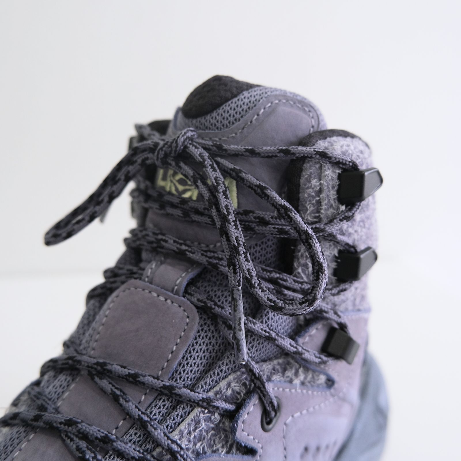 【 HOKA 】KAHA 3 GTX TP "GORE-TEX" /スニーカー / GORE-TEX / GREY SKIES / LILAC HYDRANGER