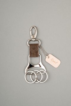 W Ring Keychain（Brown）
