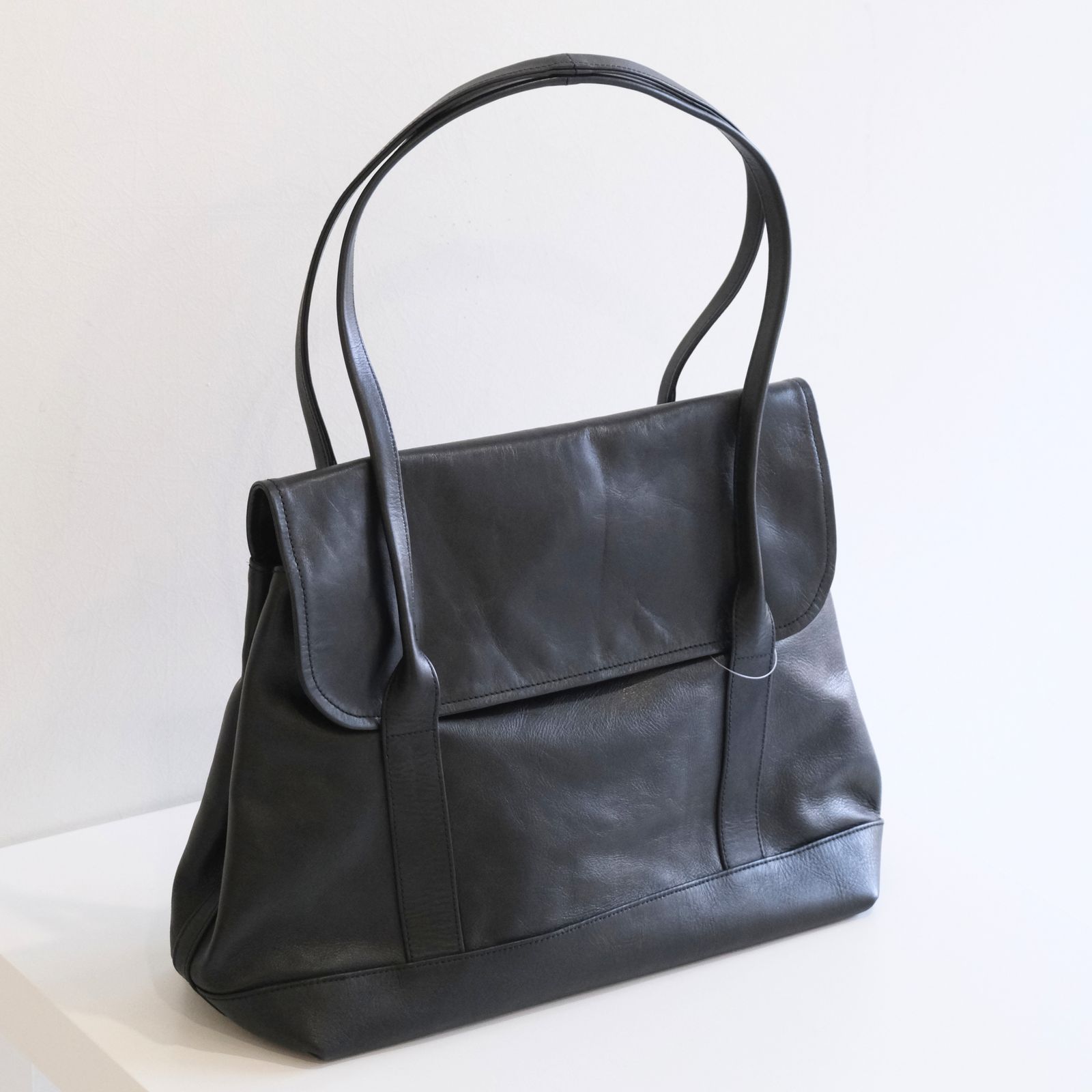 ROUND TOTE BAG M SIZE（BLACK）