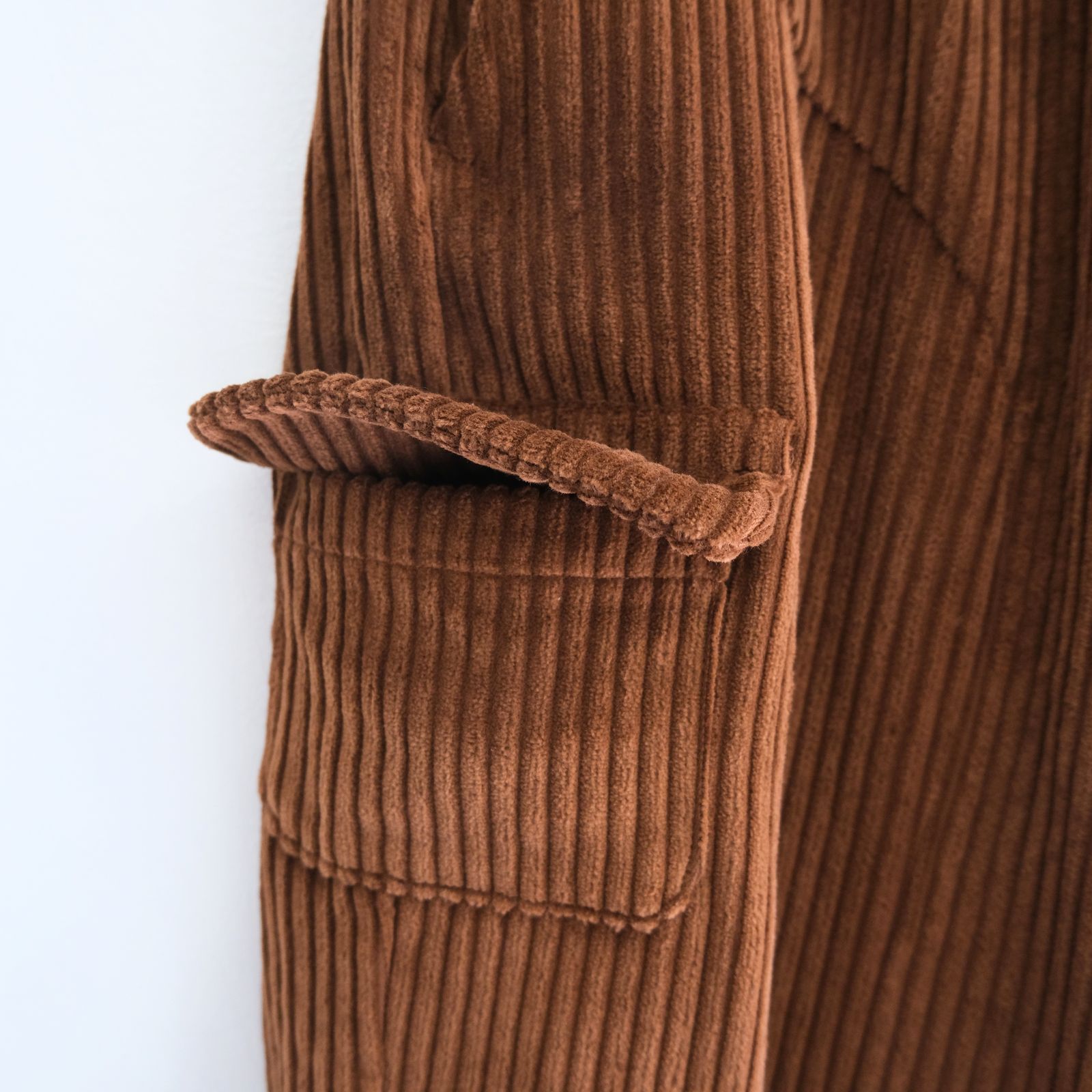 【残り1点】WIDE-WALE CORDUROY CARGO PANTS（BROWN）